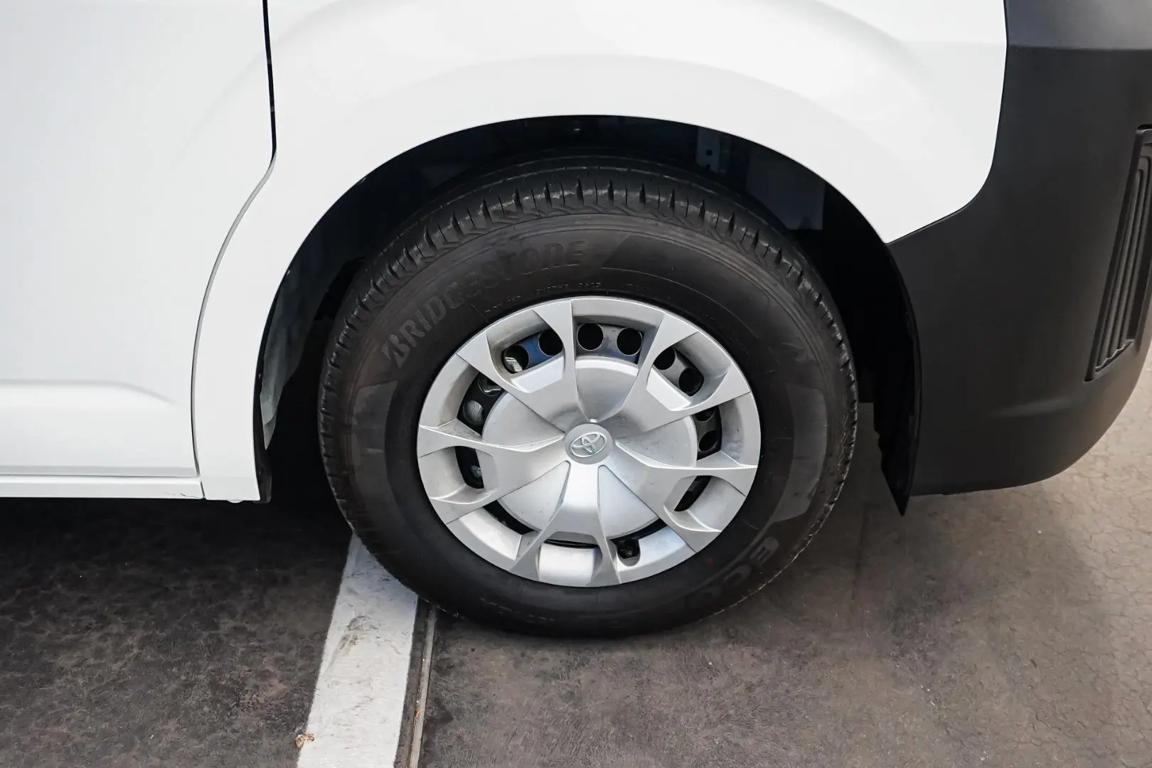 2025 Toyota Hiace Gallery Image 12