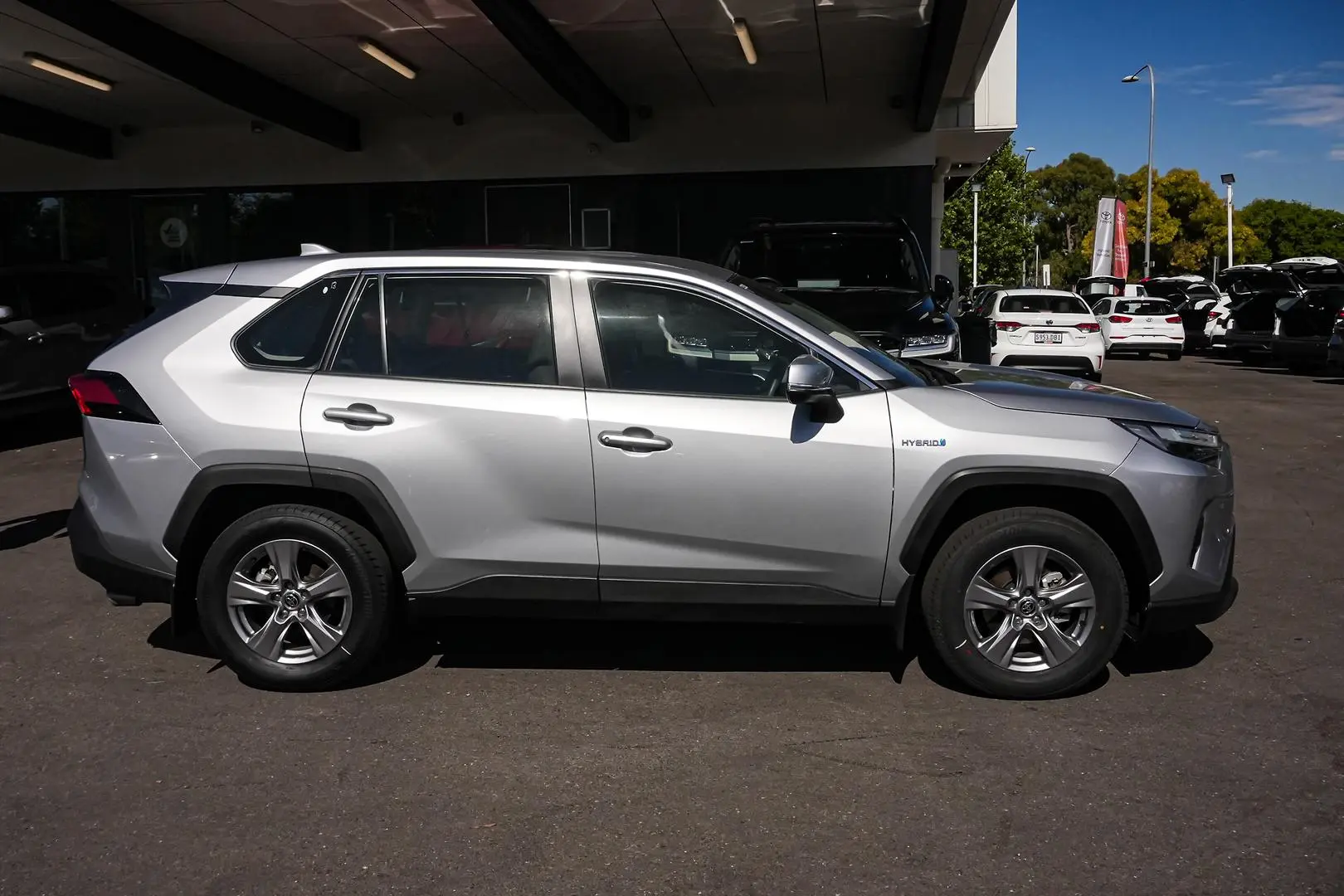 2022 Toyota RAV4 Gallery Image 4