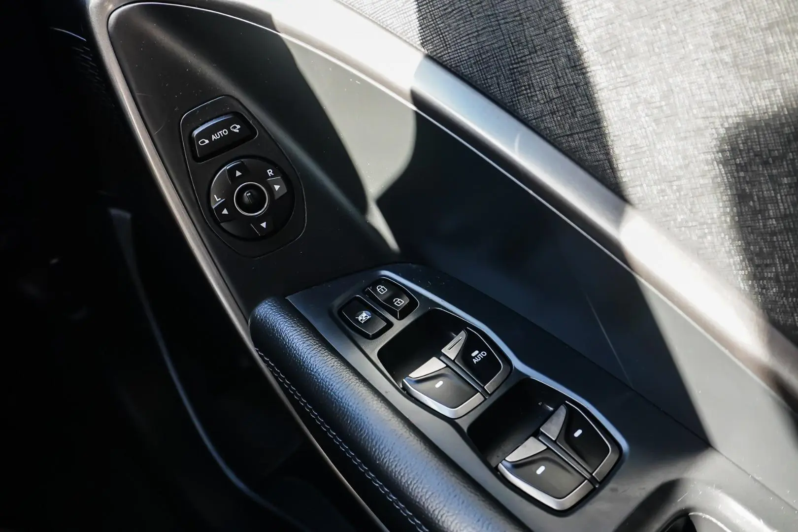 2017 Hyundai Santa Fe Gallery Image 21