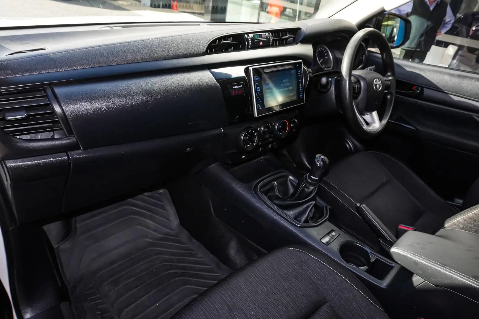 2018 Toyota Hilux Gallery Image 10