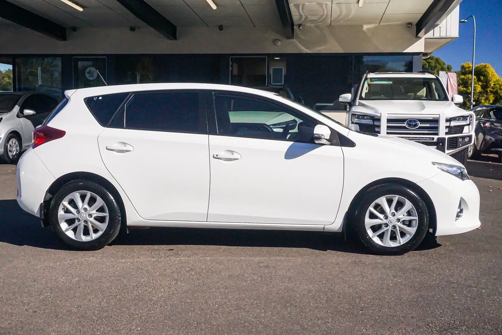 2013 Toyota Corolla Gallery Image 3