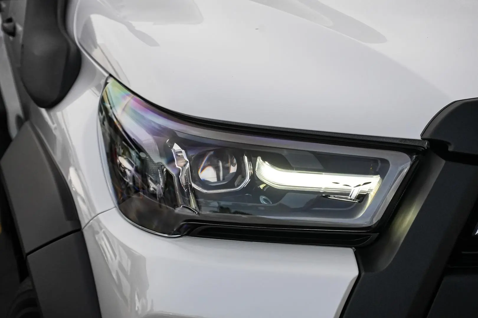 2024 Toyota Hilux Gallery Image 7