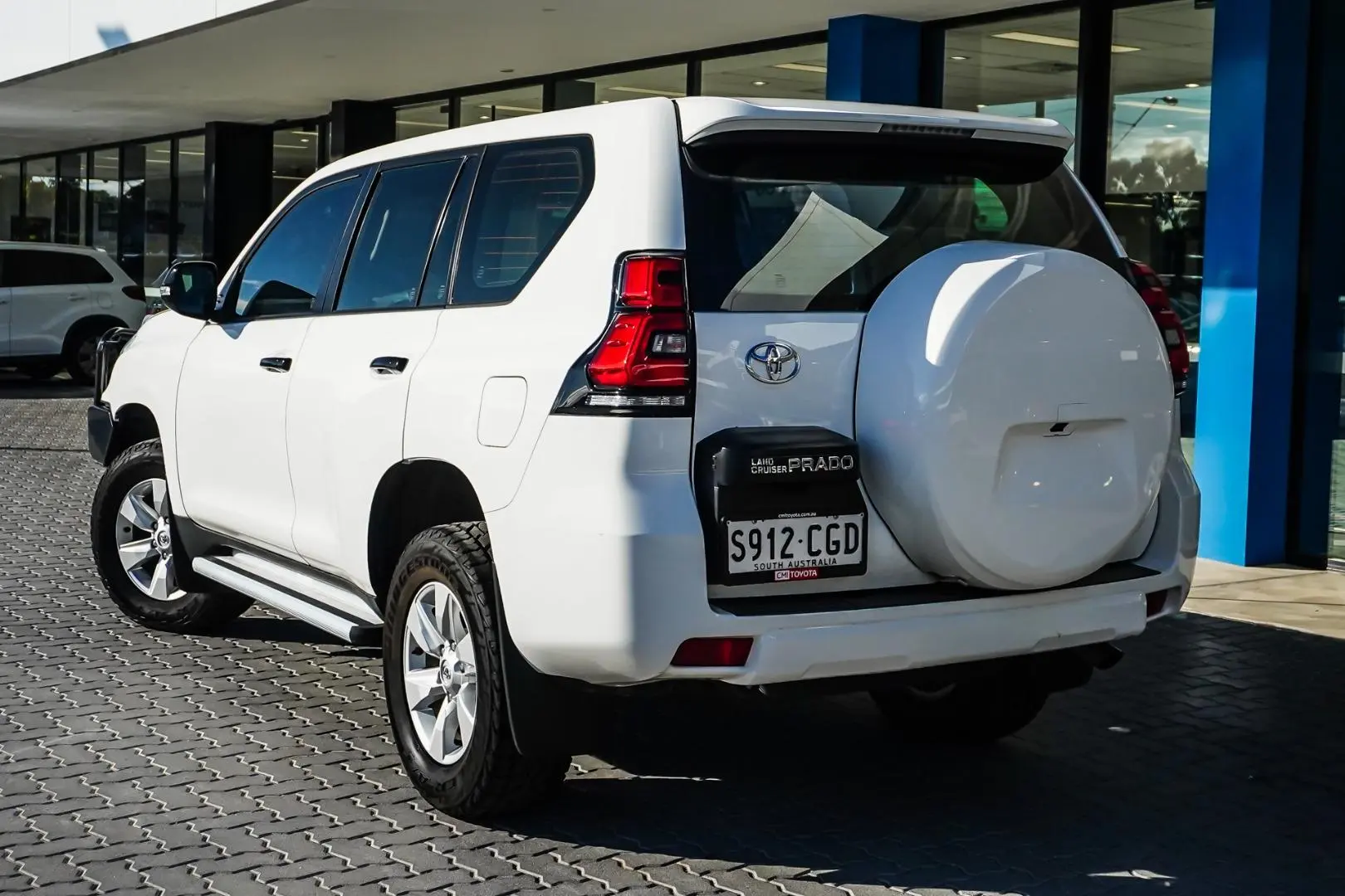 2020 Toyota Landcruiser Prado Gallery Image 2