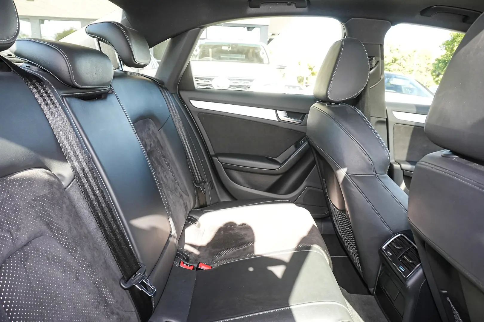 2015 Audi A4 Gallery Image 15