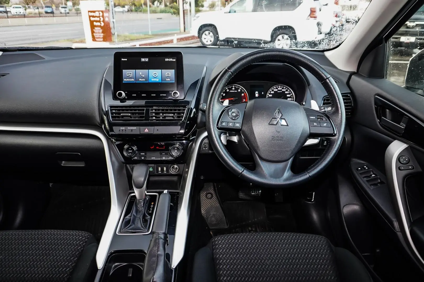 2021 Mitsubishi Eclipse Cross Gallery Image 9