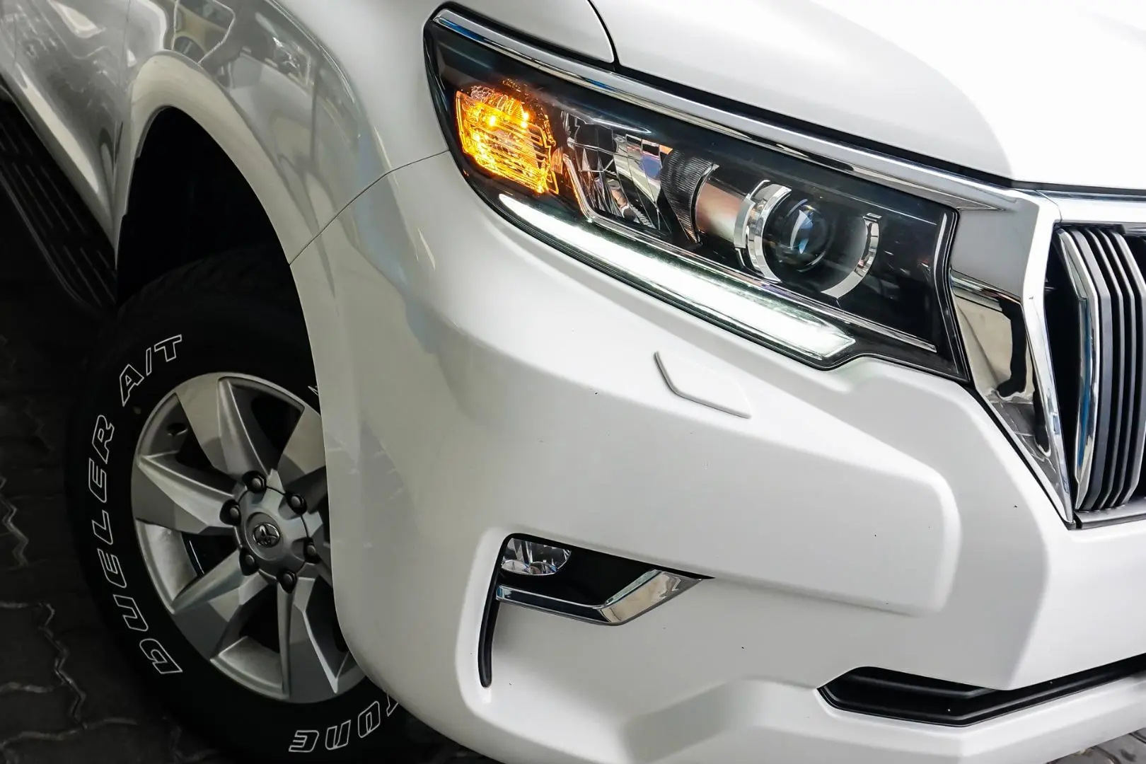 2021 Toyota Landcruiser Prado Gallery Image 10
