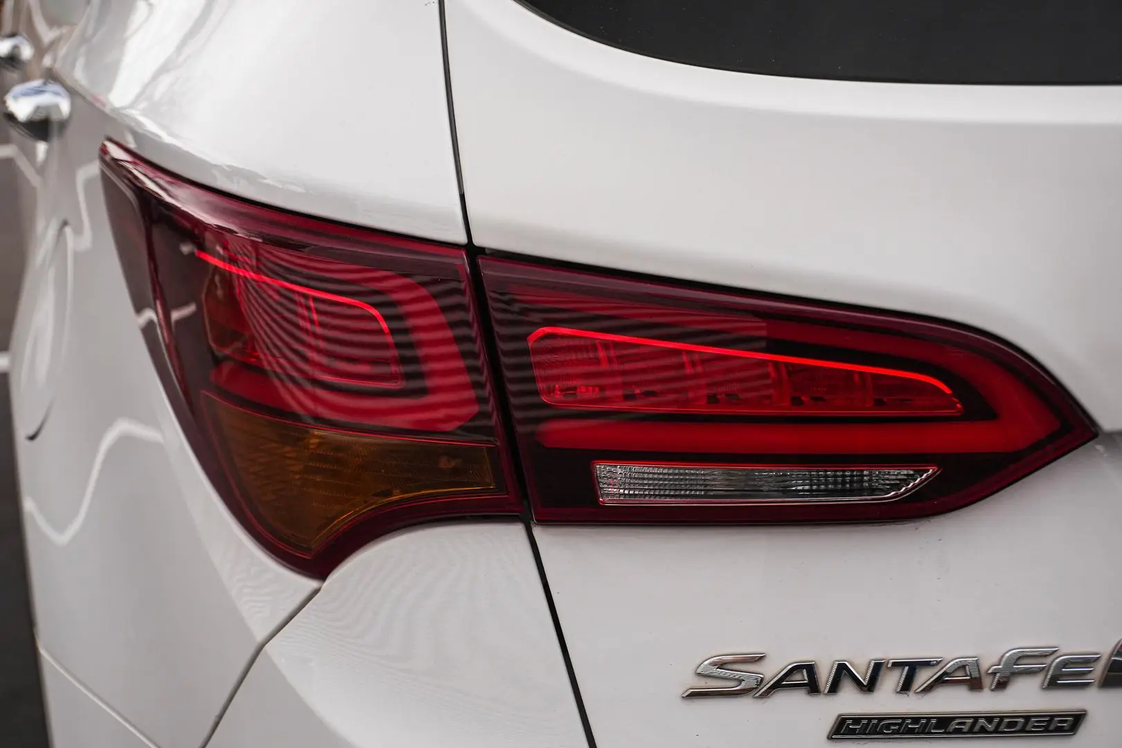 2015 Hyundai Santa Fe Gallery Image 14