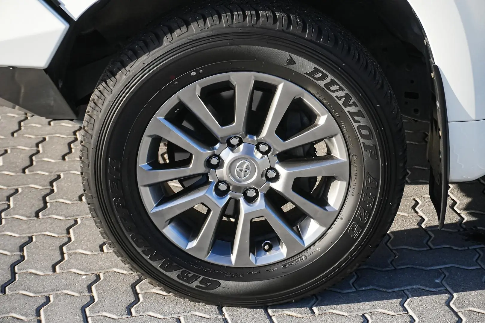 2020 Toyota Landcruiser Prado Gallery Image 8