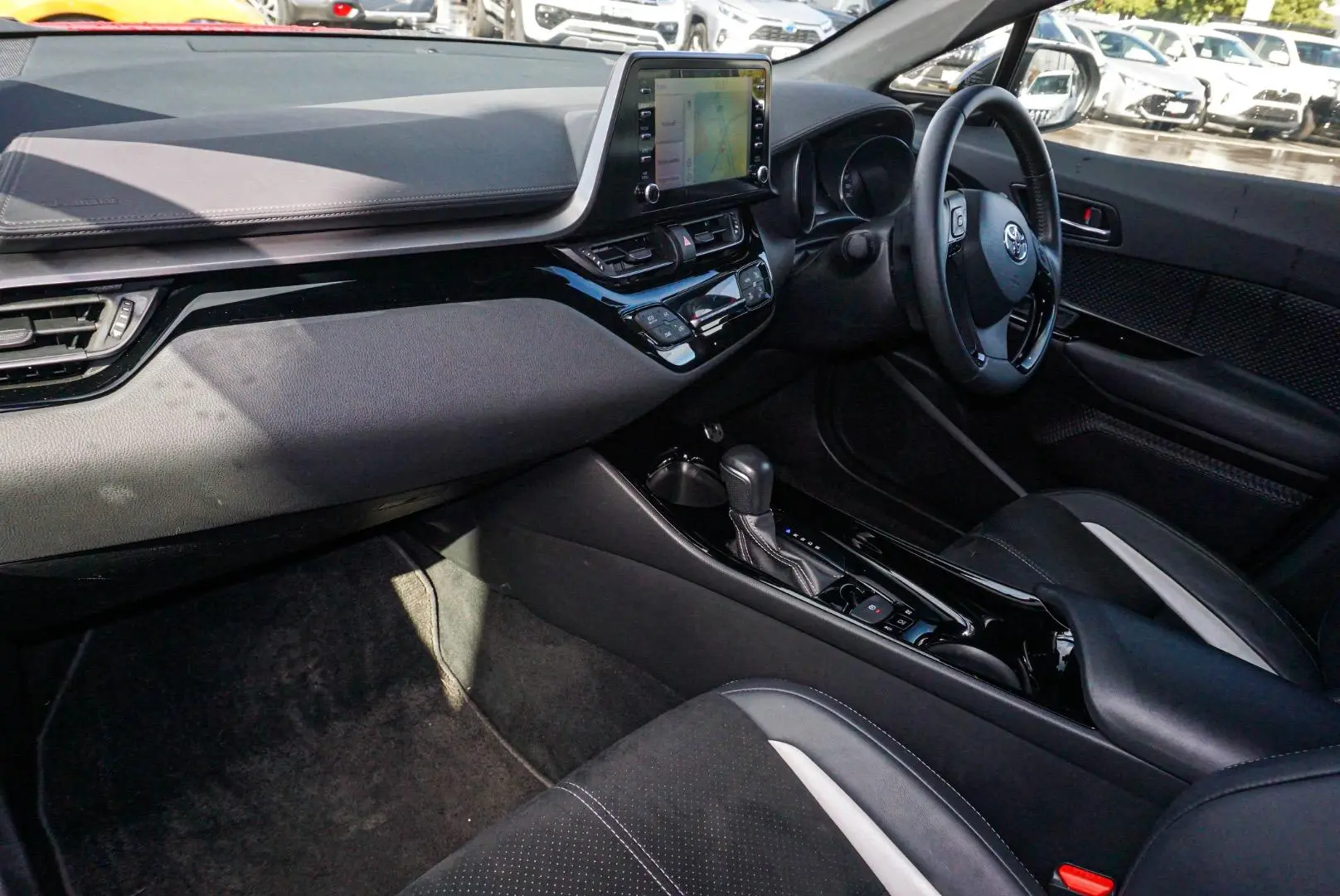 2021 Toyota C-HR Gallery Image 10