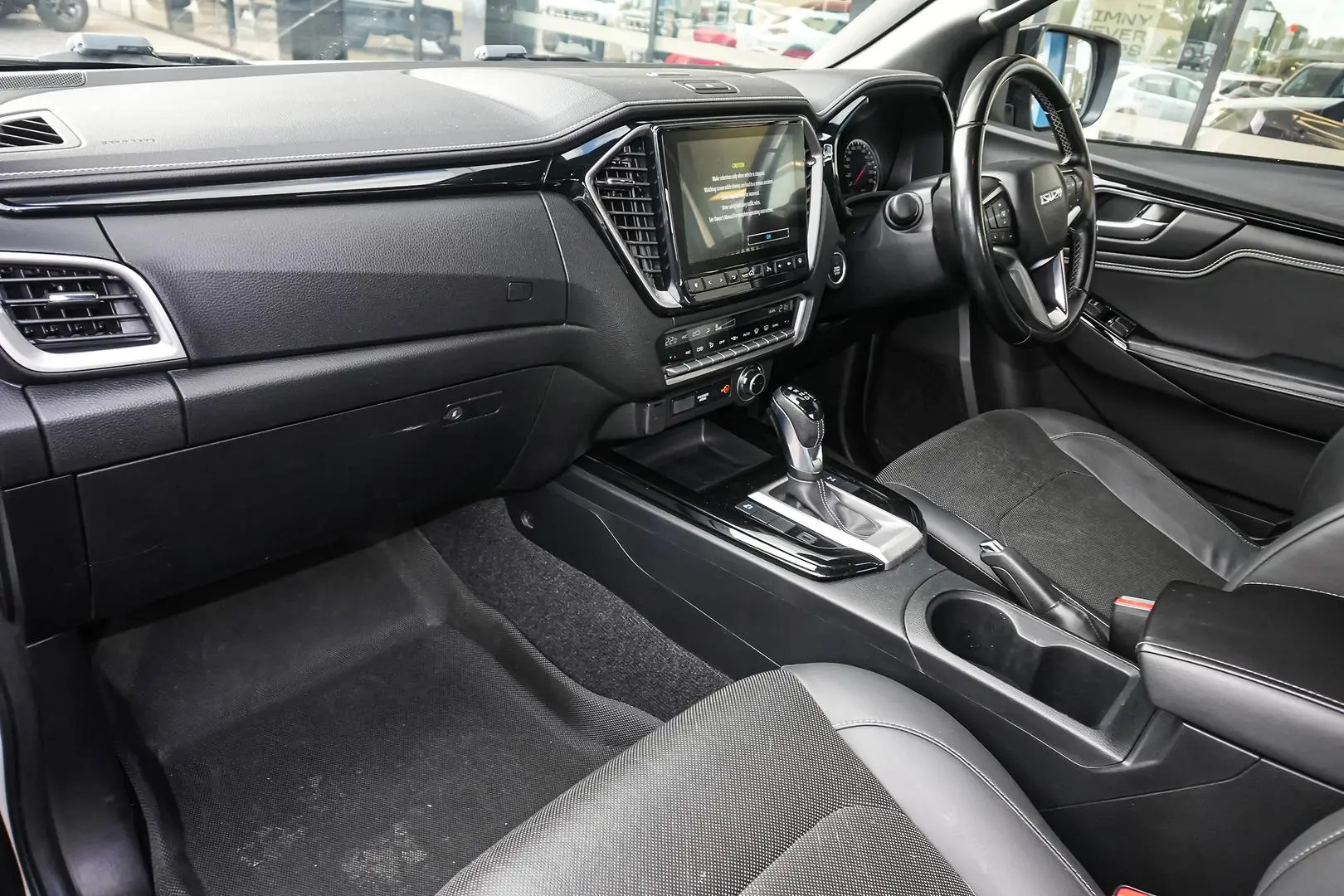 2020 Isuzu D-MAX Gallery Image 10