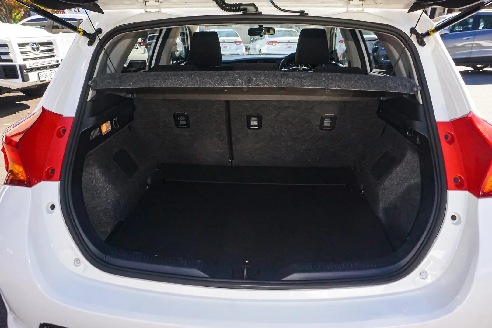 2013 Toyota Corolla Gallery Image 10