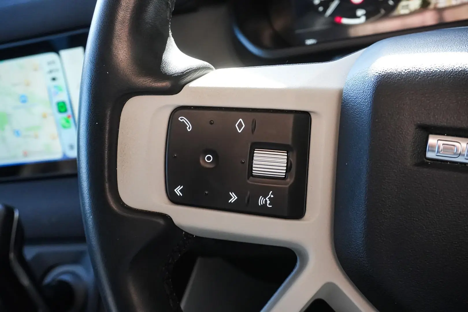 2021 Land Rover Defender Gallery Image 20