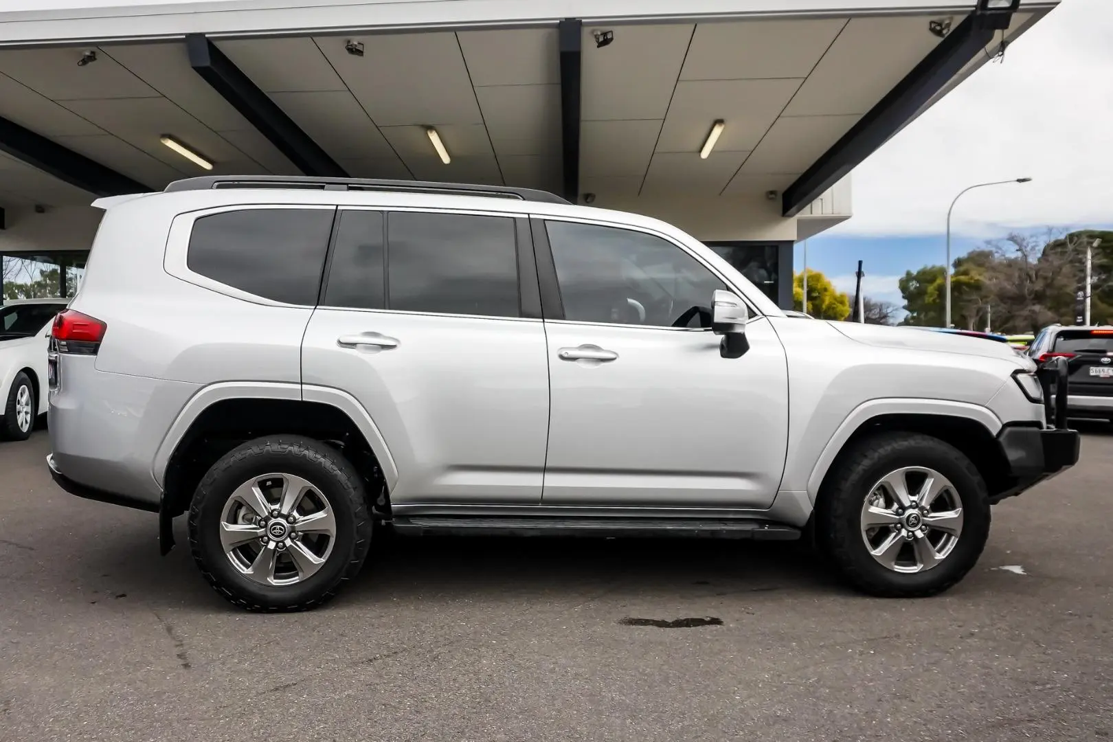 2022 Toyota Landcruiser Gallery Image 4