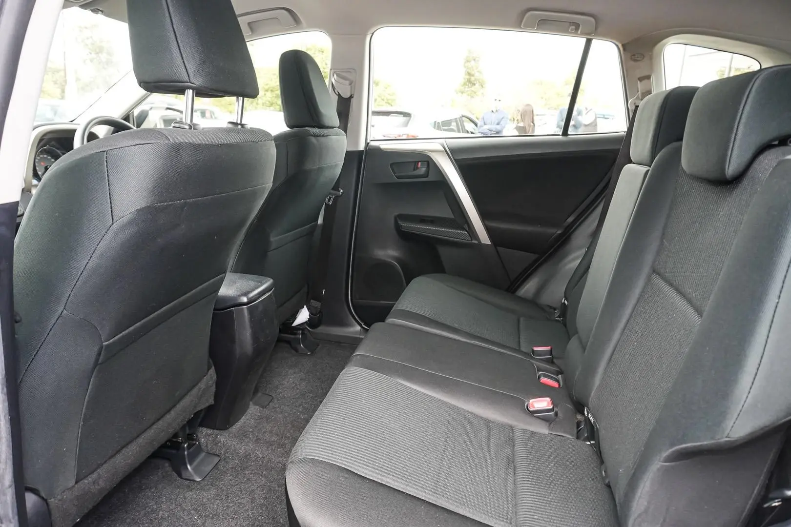2013 Toyota RAV4 Gallery Image 8