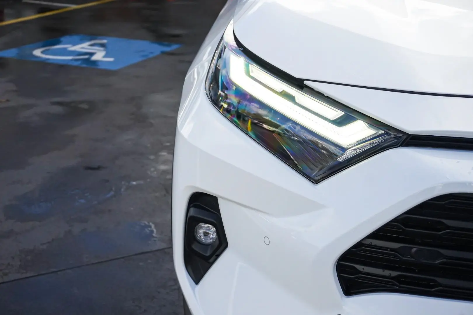 2024 Toyota RAV4 Gallery Image 13