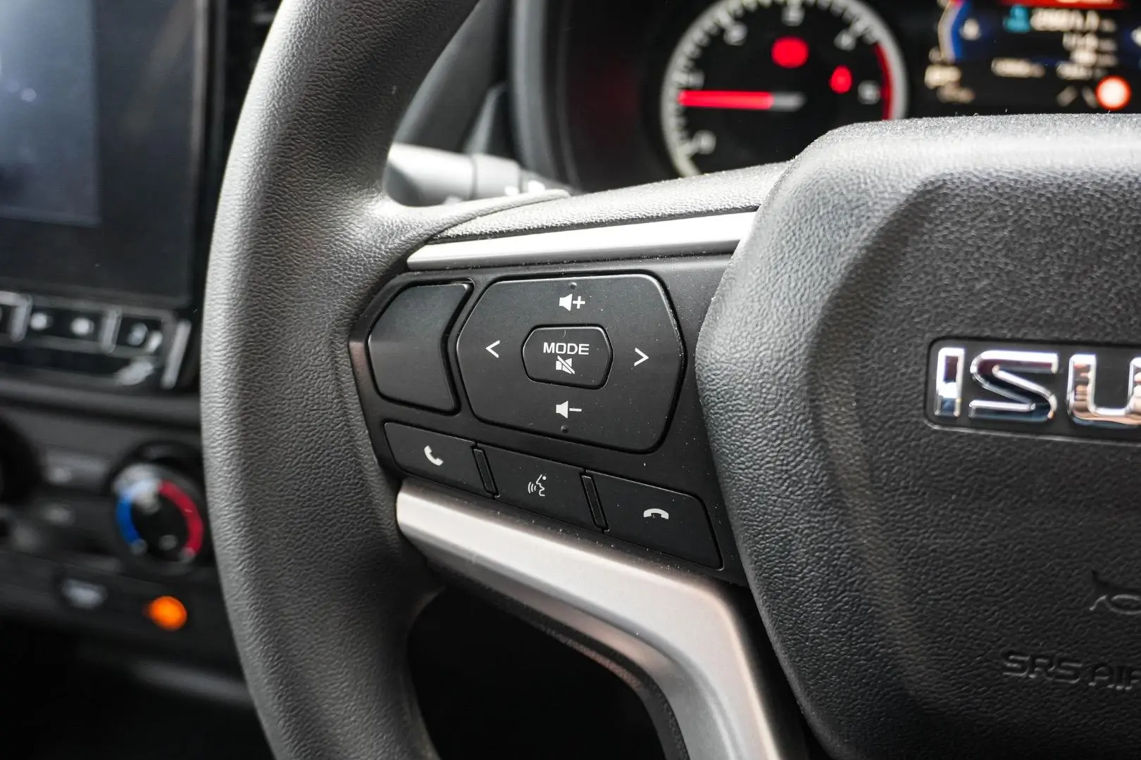 2021 Isuzu D-MAX Gallery Image 16