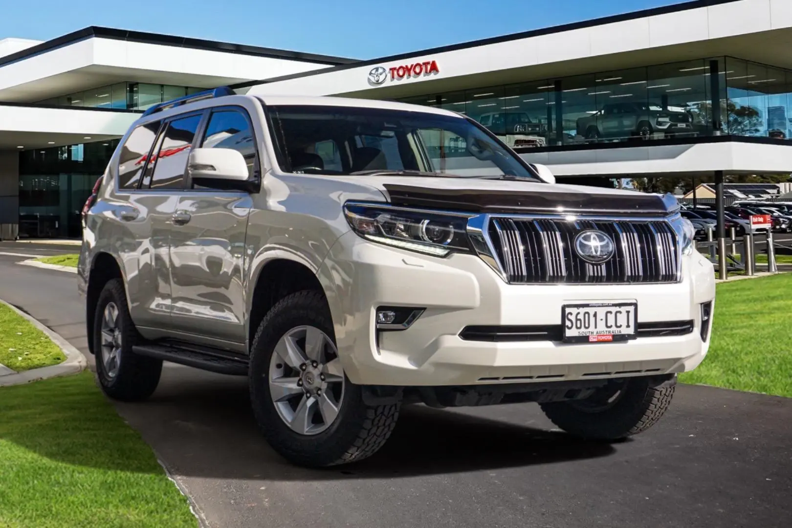 2019 Toyota Landcruiser Prado Image