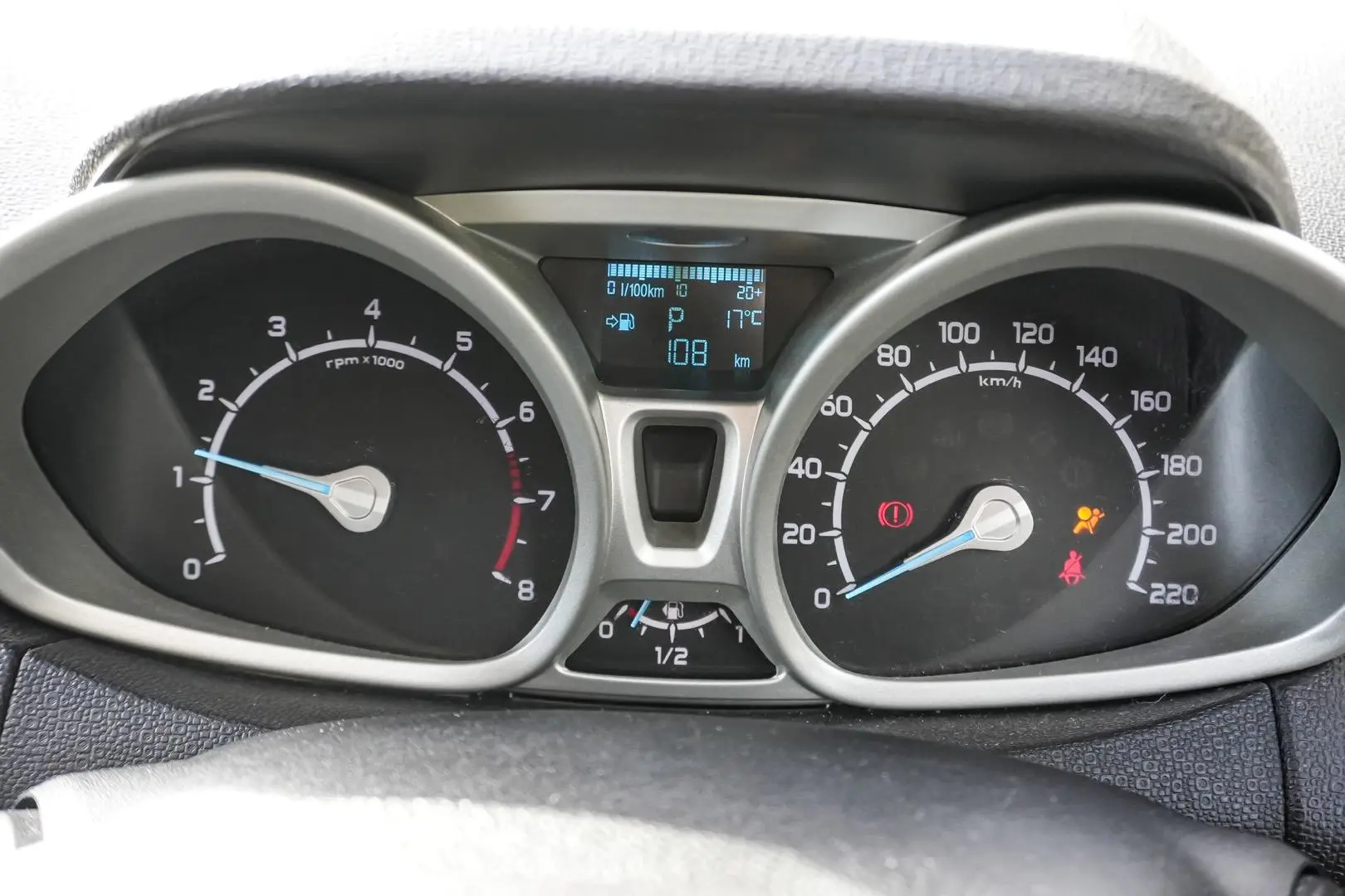 2017 Ford EcoSport Gallery Image 18
