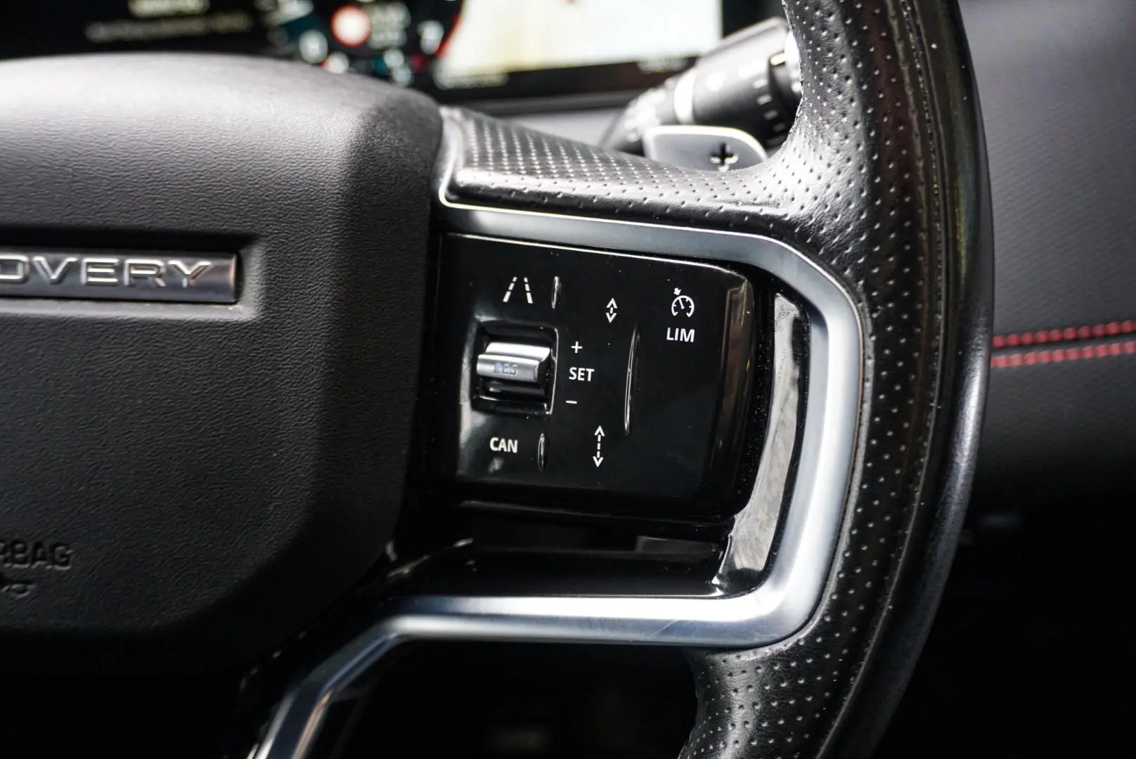 2021 Land Rover Discovery Sport Gallery Image 21
