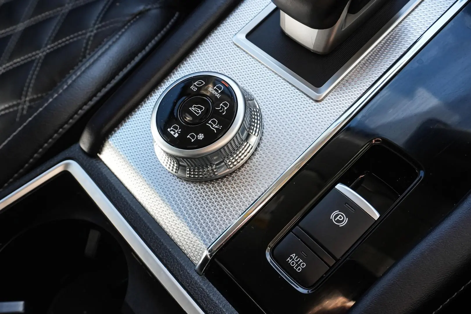 2023 Mitsubishi Outlander Gallery Image 20