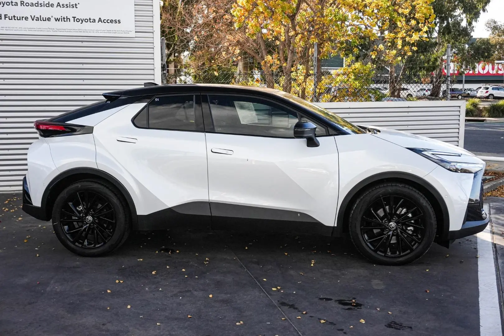 2024 Toyota C-HR Gallery Image 4