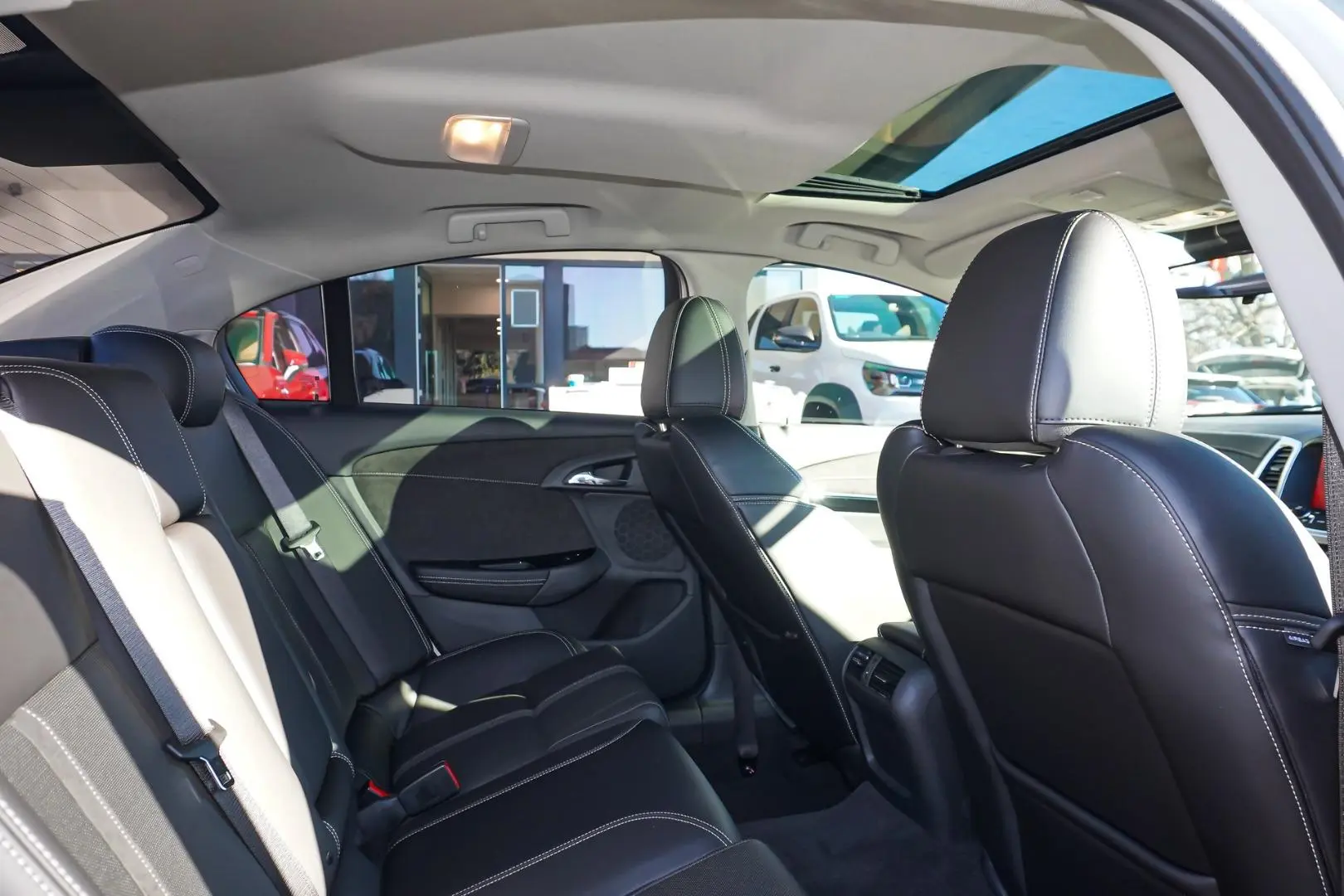 2017 Holden Commodore Gallery Image 7