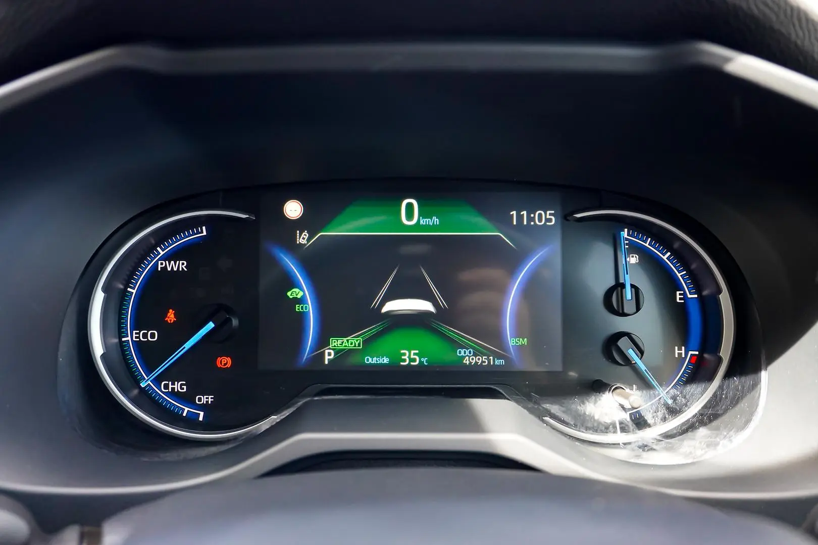 2025 Toyota RAV4 Gallery Image 18