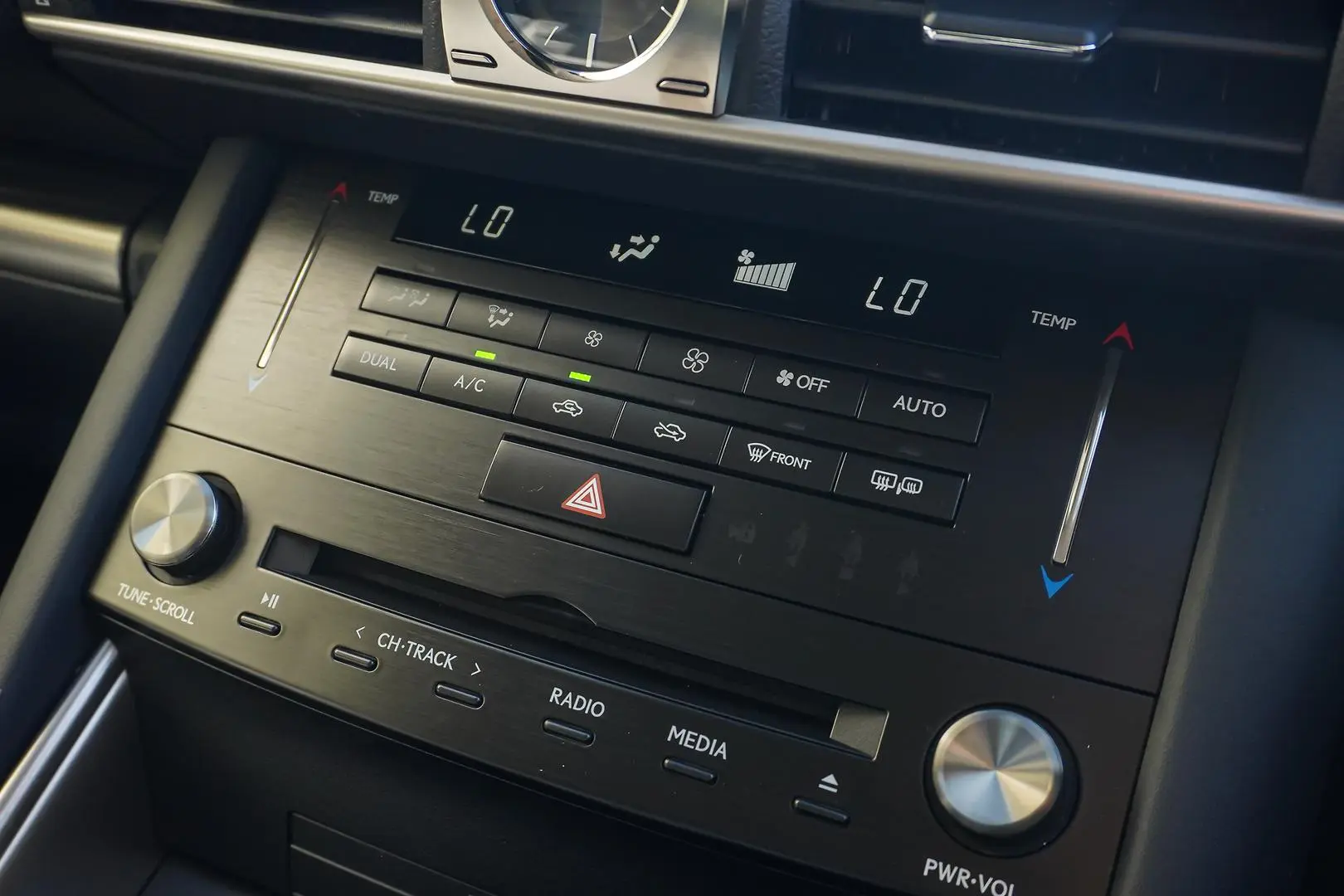 2018 Lexus IS Gallery Image 20