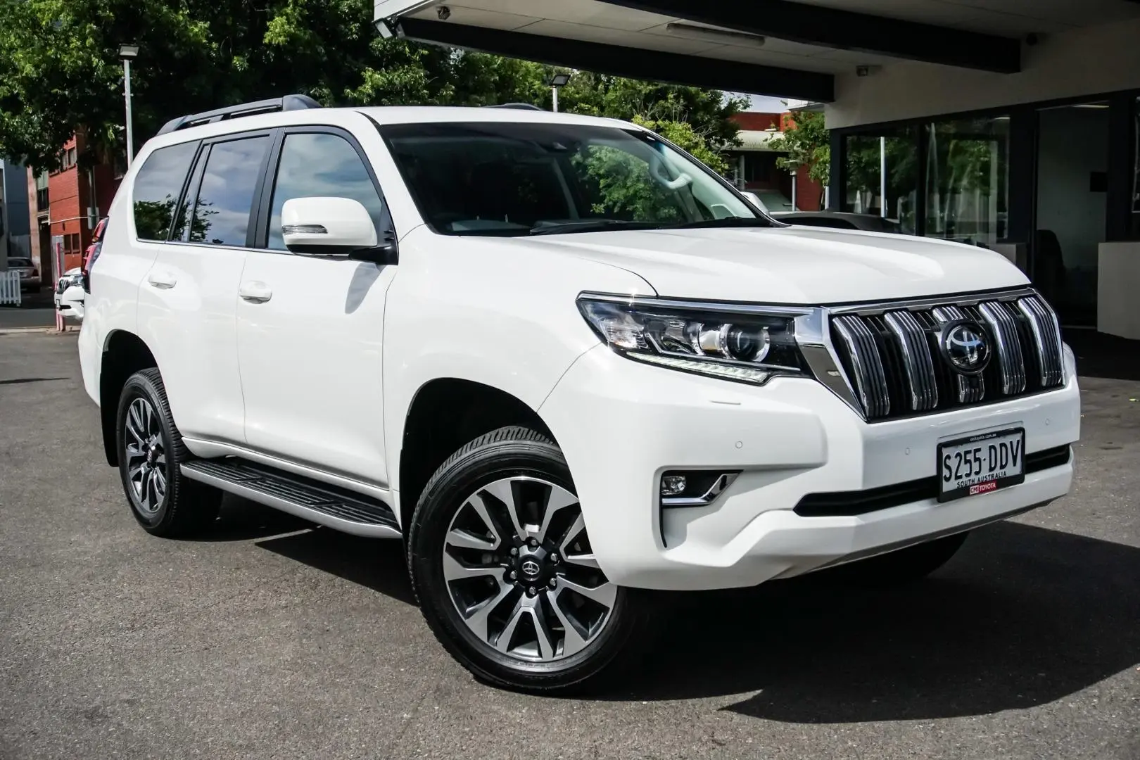 2023 Toyota Landcruiser Prado Gallery Image 1