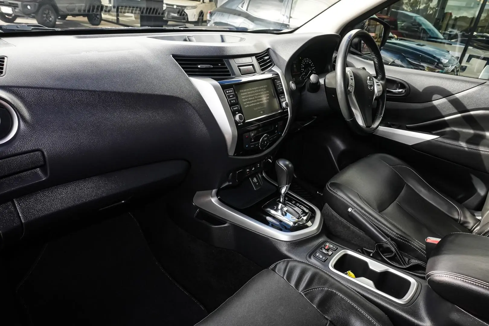 2019 Nissan Navara Gallery Image 10