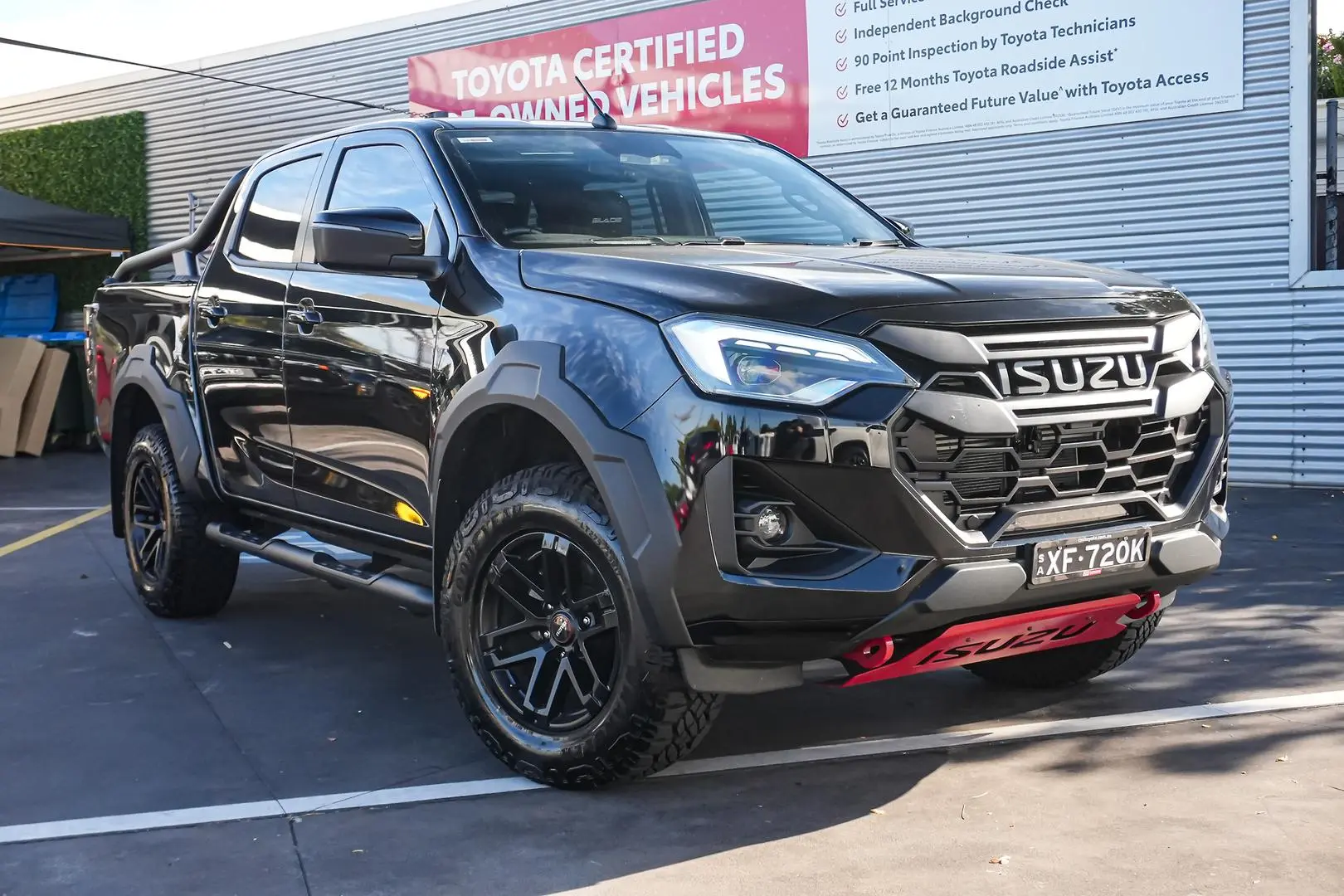 2025 Isuzu D-MAX Gallery Image 2