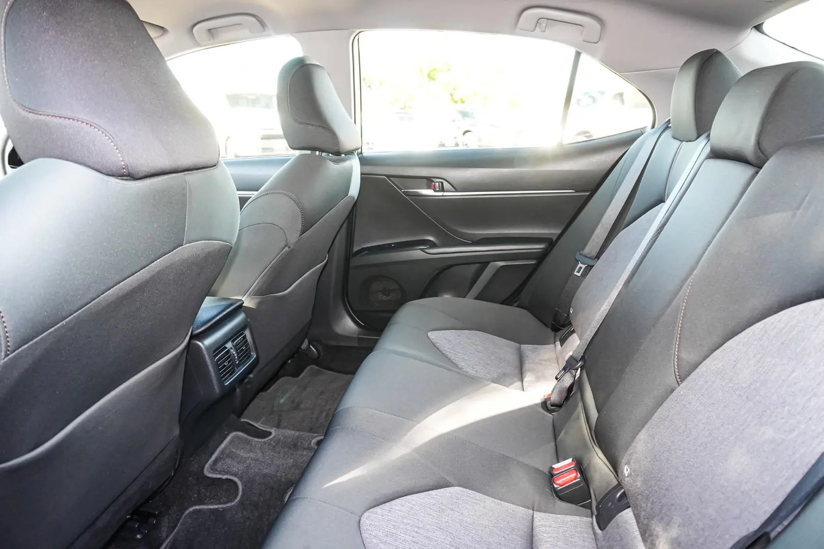 2018 Toyota Camry Gallery Image 8