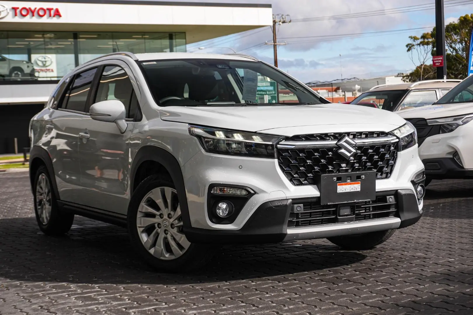 2024 Suzuki S-Cross Gallery Image 2