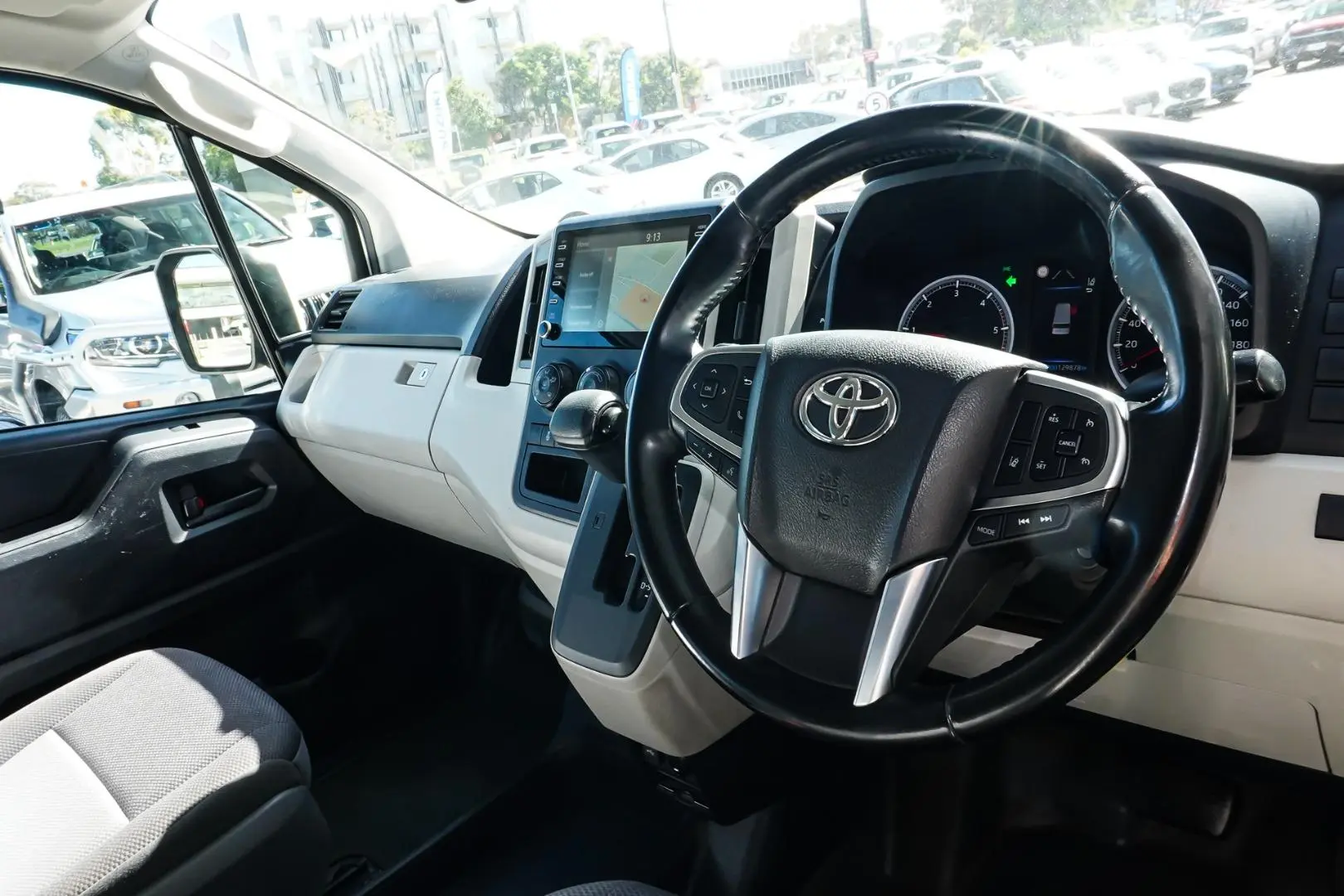 2020 Toyota Hiace Gallery Image 7