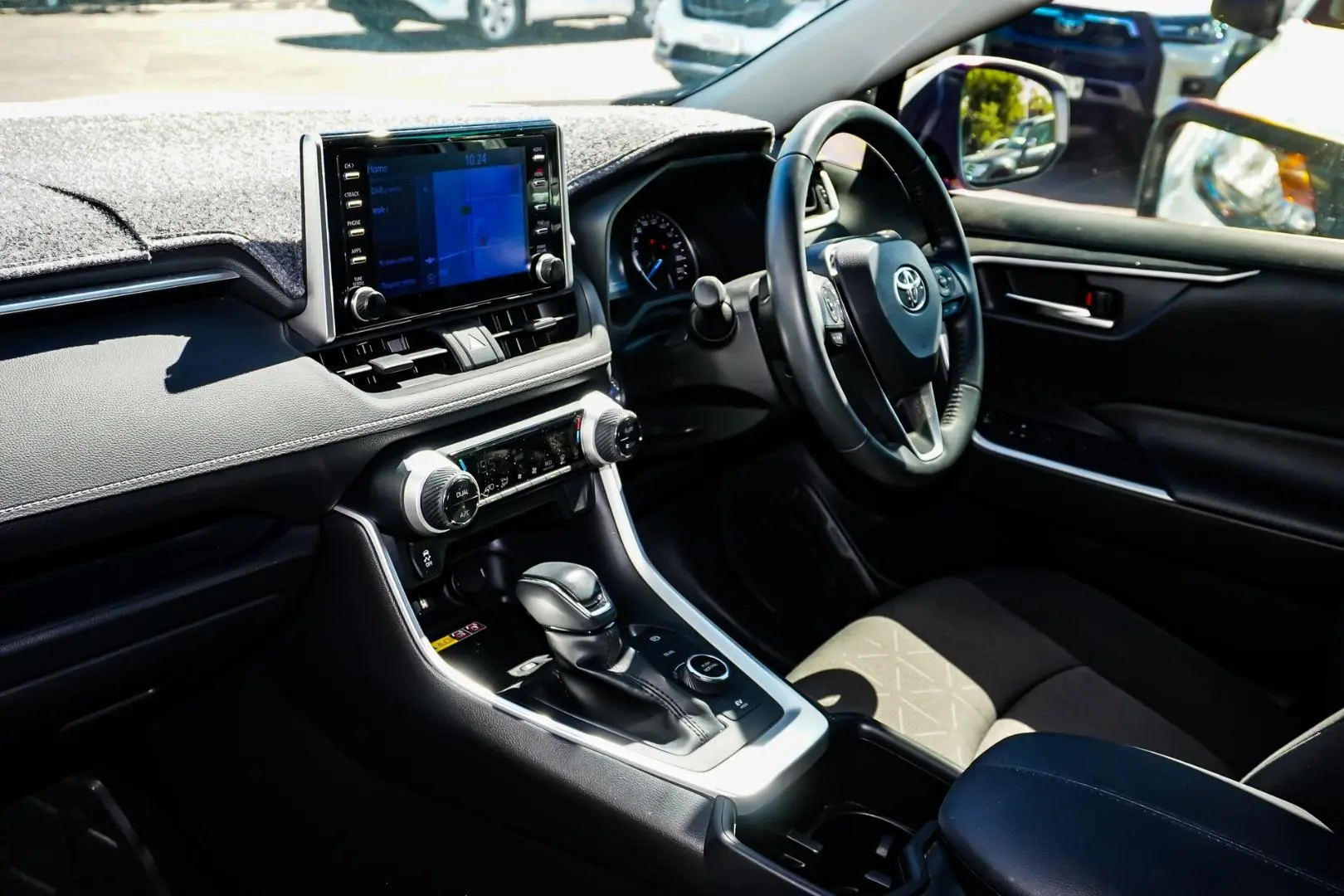 2022 Toyota RAV4 Gallery Image 11