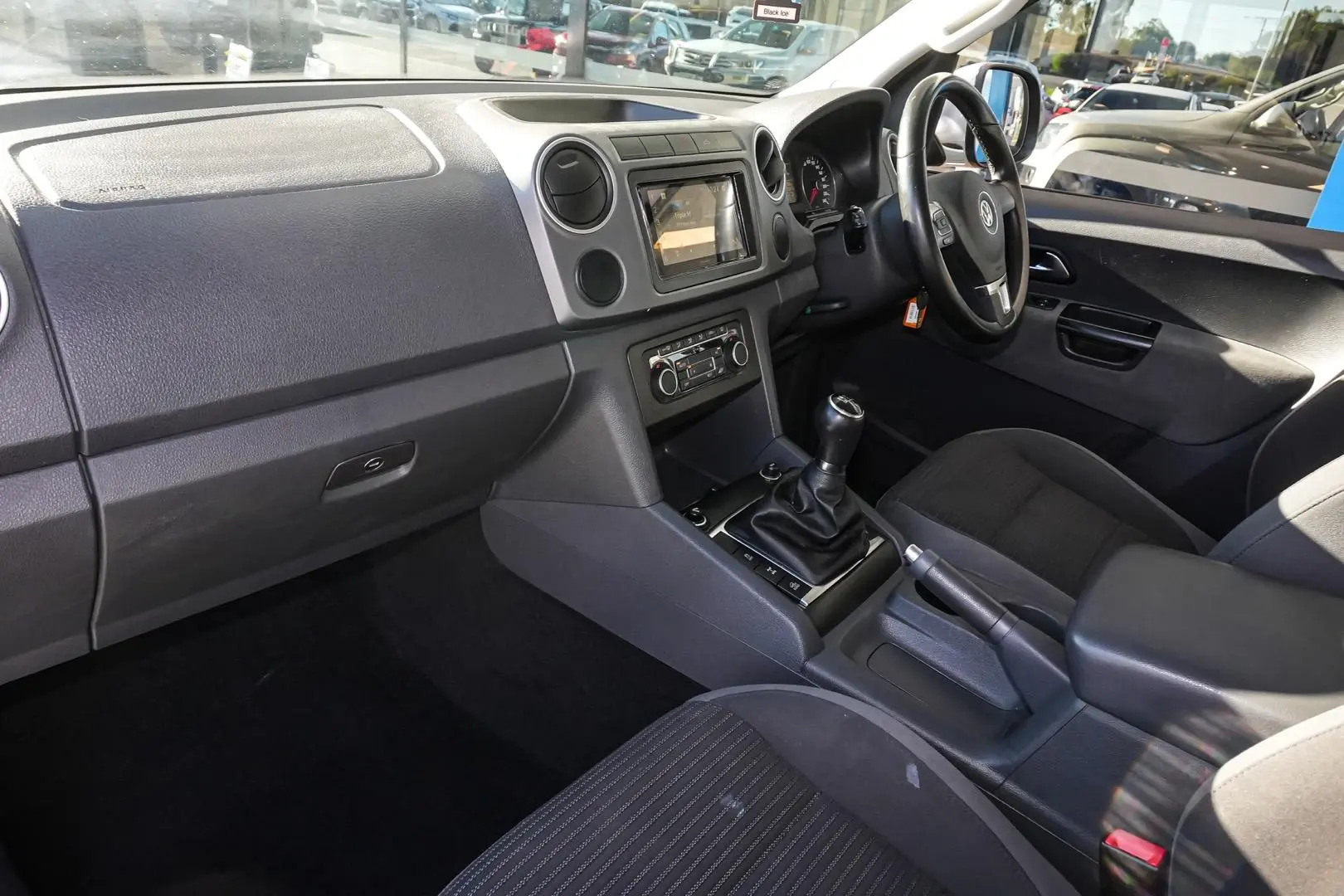 2011 Volkswagen Amarok Gallery Image 10
