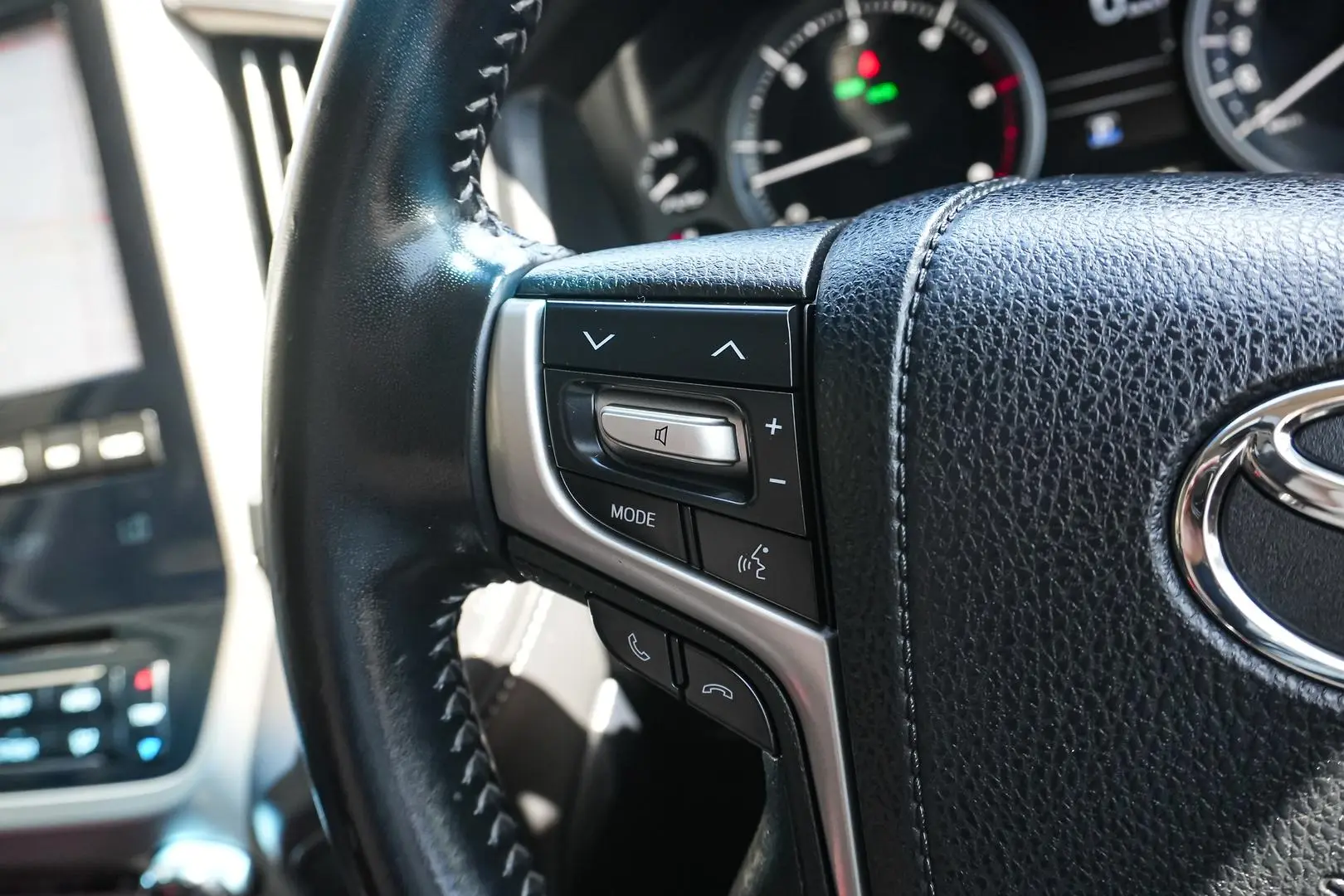 2017 Toyota Landcruiser Gallery Image 20