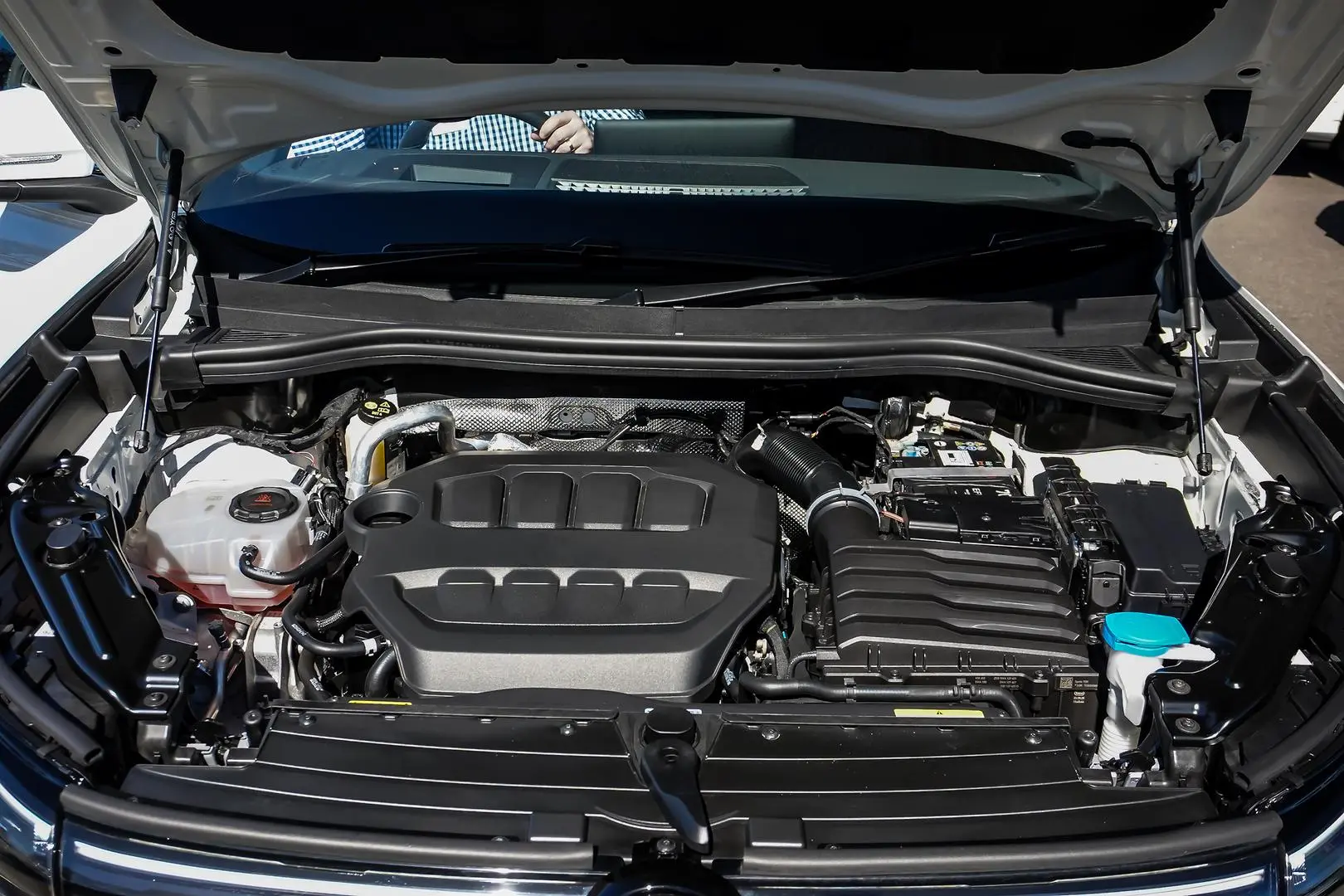 2025 Volkswagen Tiguan Gallery Image 24