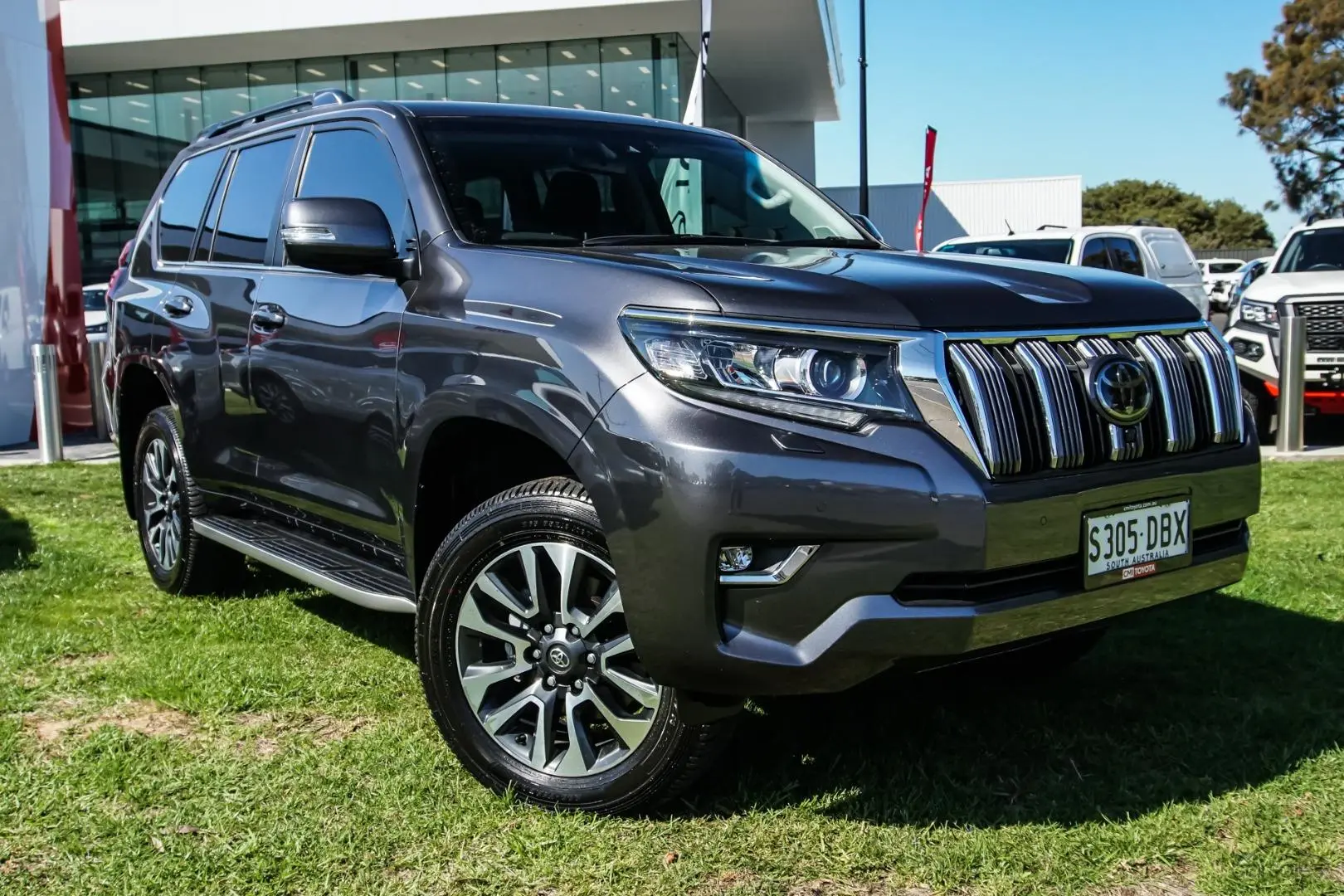 2023 Toyota Landcruiser Prado Image 1