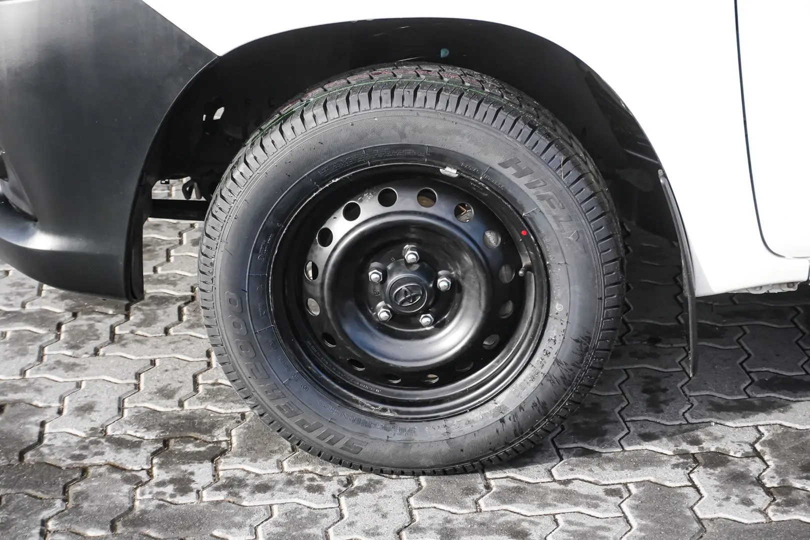 2023 Toyota Hilux Gallery Image 11