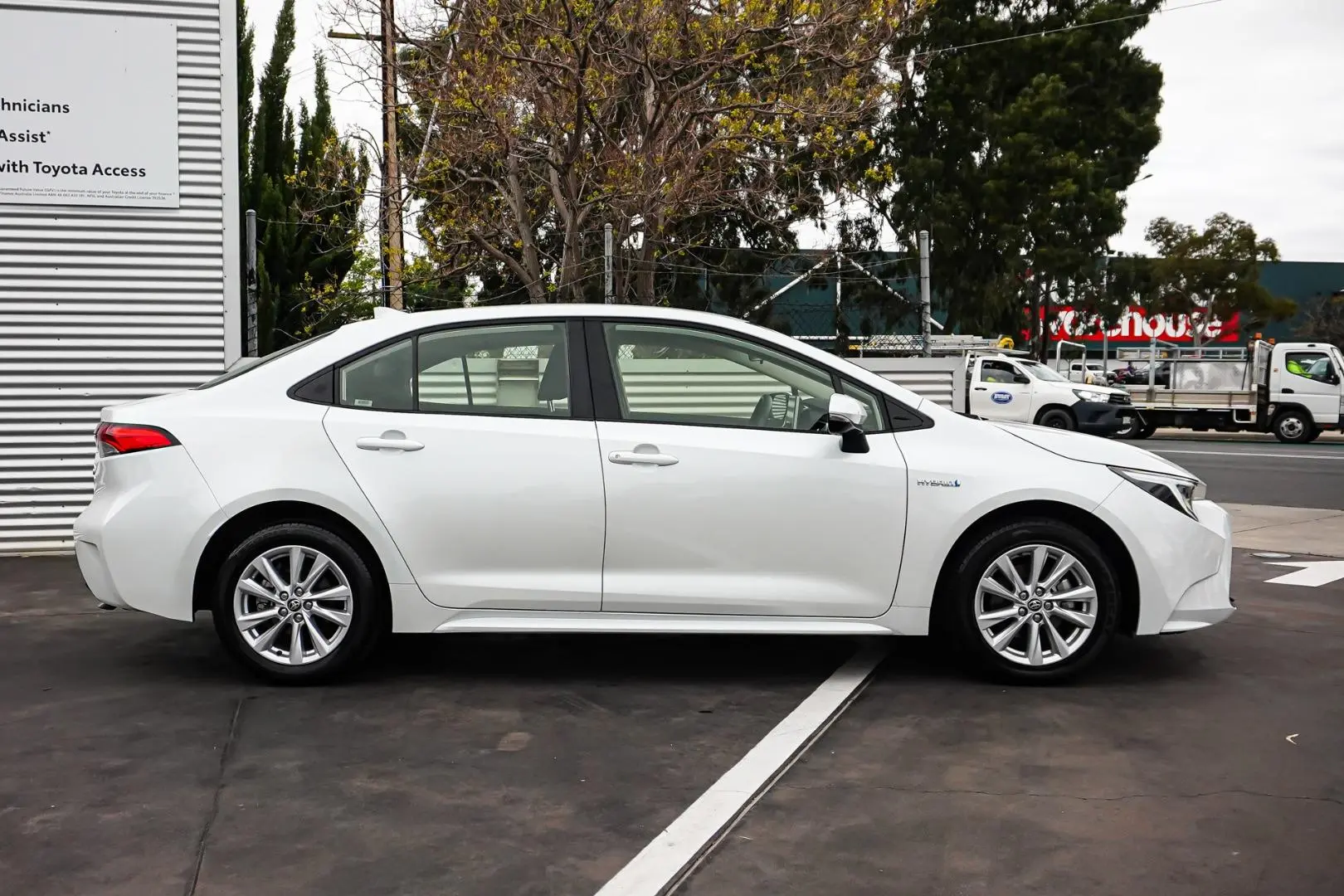 2023 Toyota Corolla Gallery Image 4