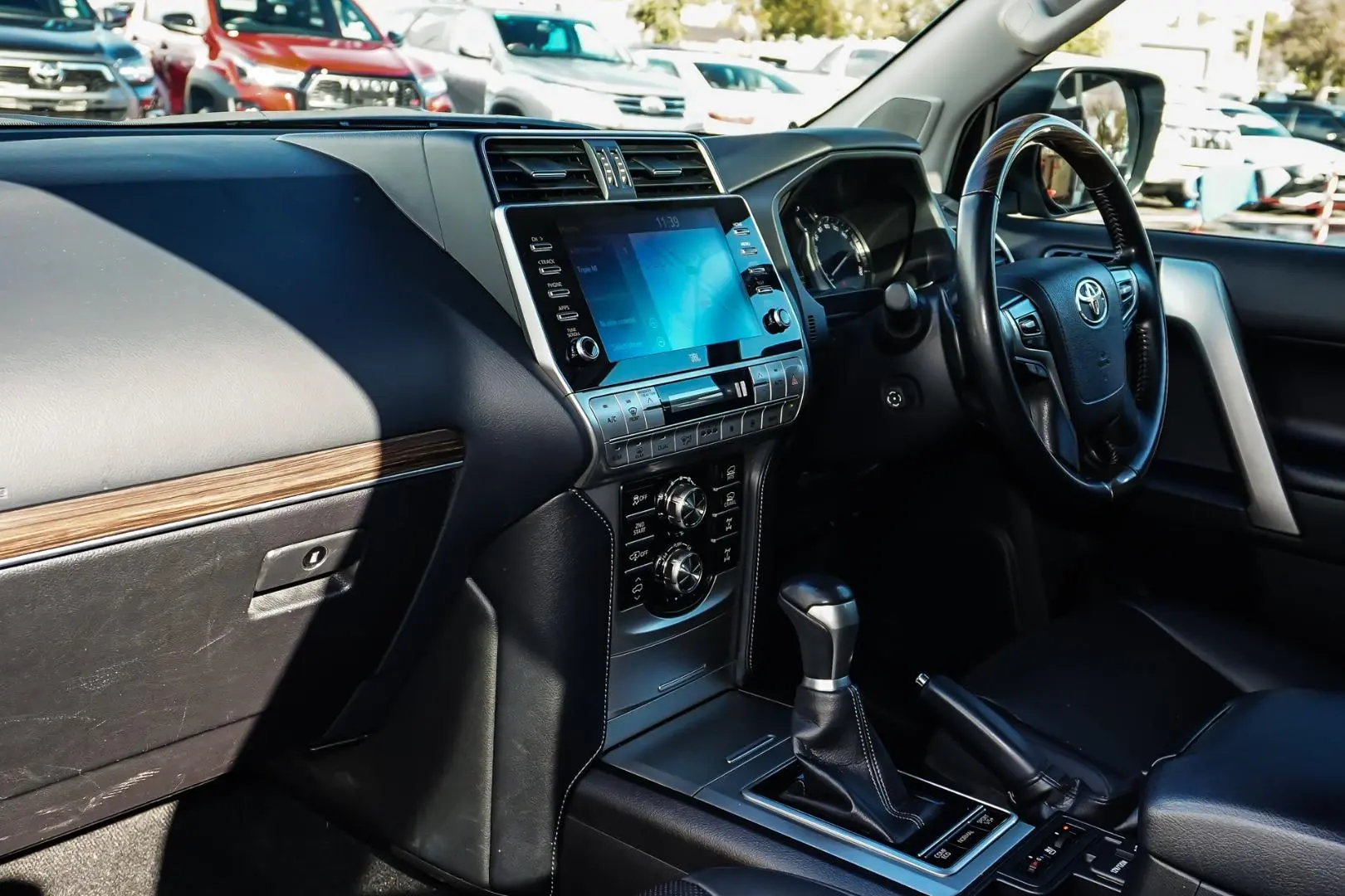 2021 Toyota Landcruiser Prado Gallery Image 11
