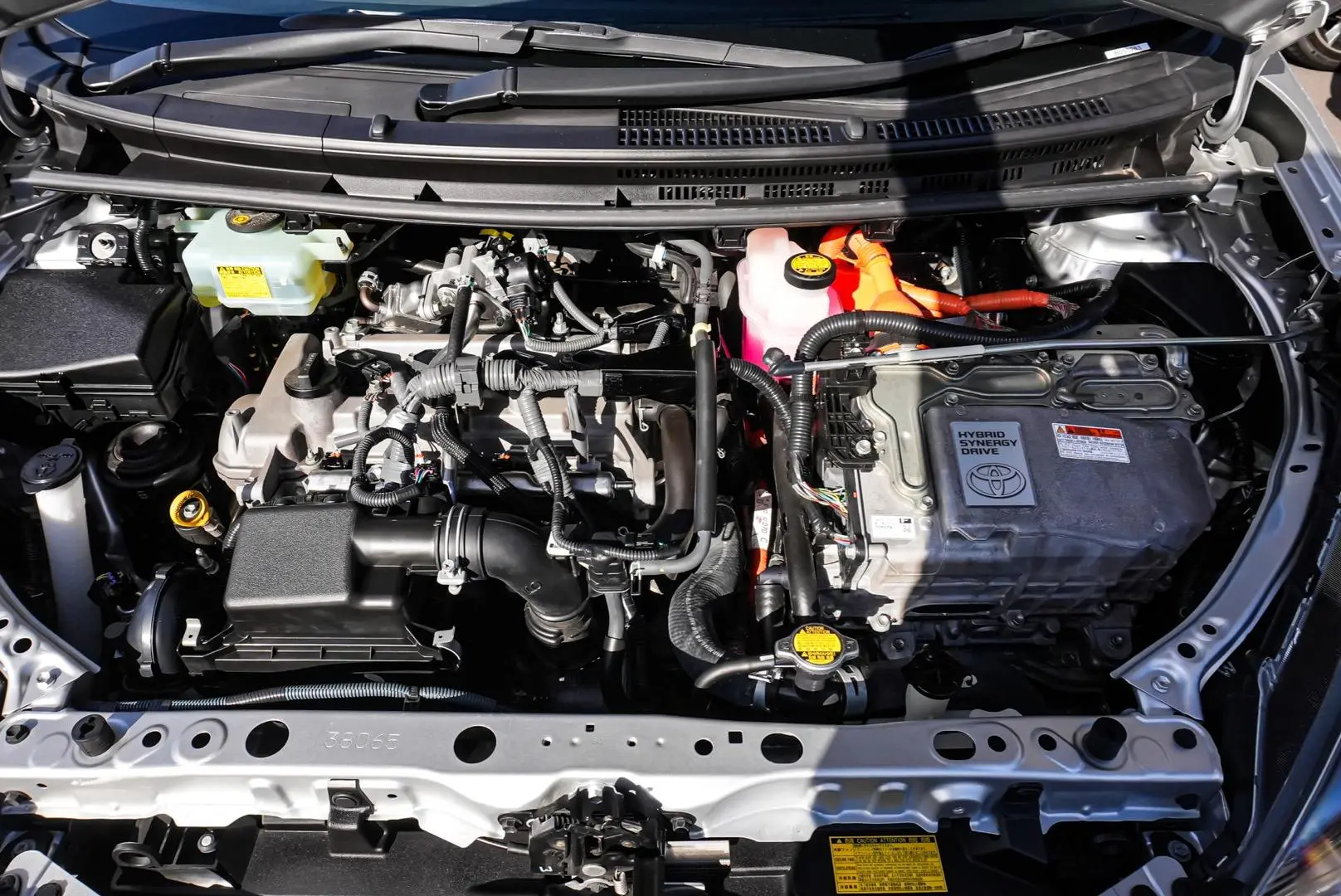 2012 Toyota Prius C Gallery Image 24