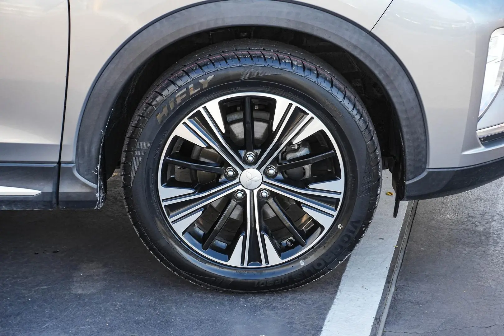 2019 Mitsubishi Eclipse Cross Gallery Image 13