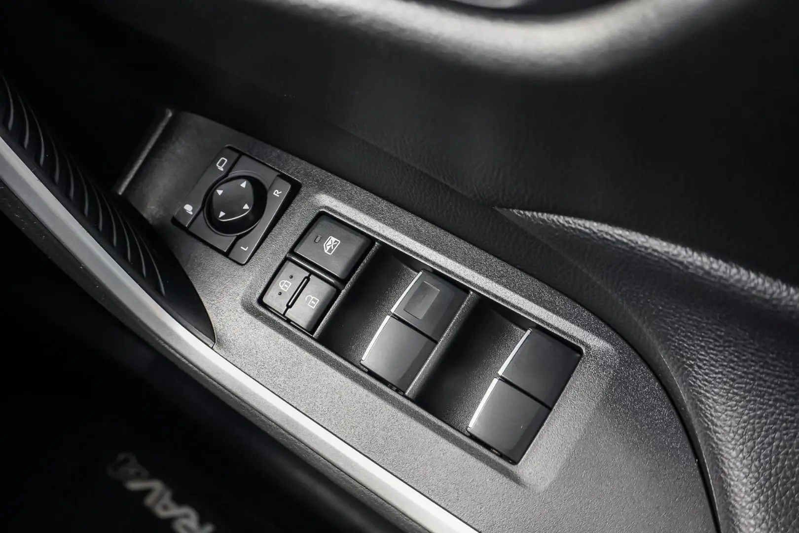 2020 Toyota RAV4 Gallery Image 21
