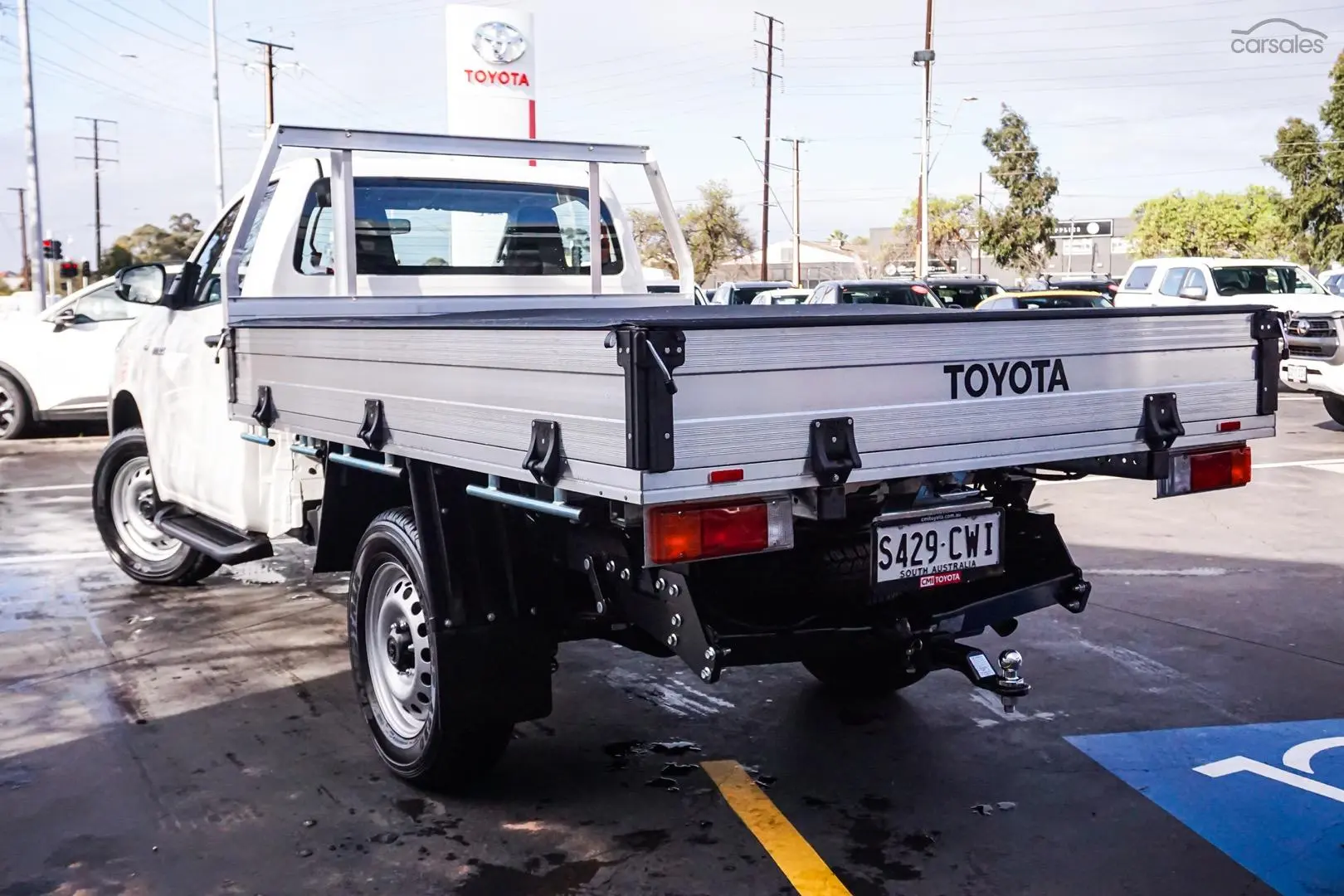 2022 Toyota Hilux Image 2