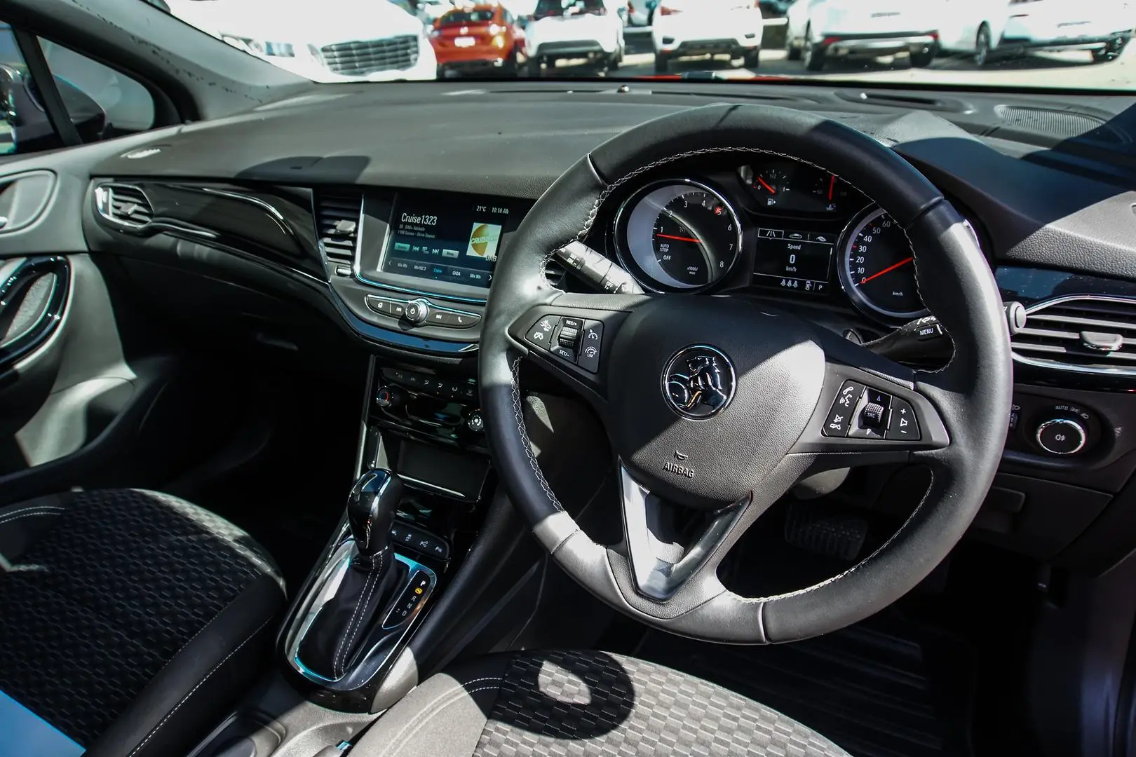 2019 Holden Astra Gallery Image 6