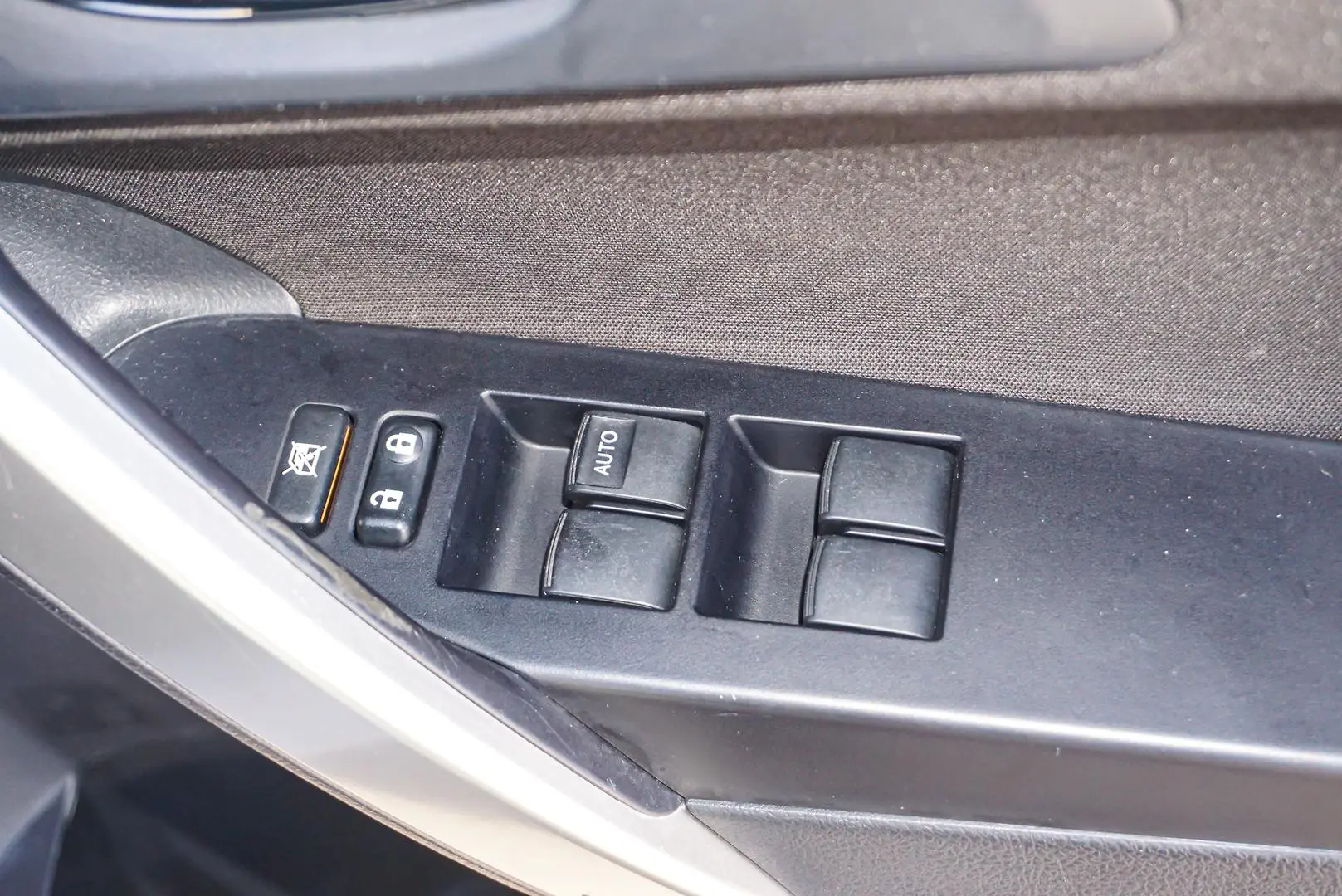 2013 Toyota Corolla Gallery Image 17