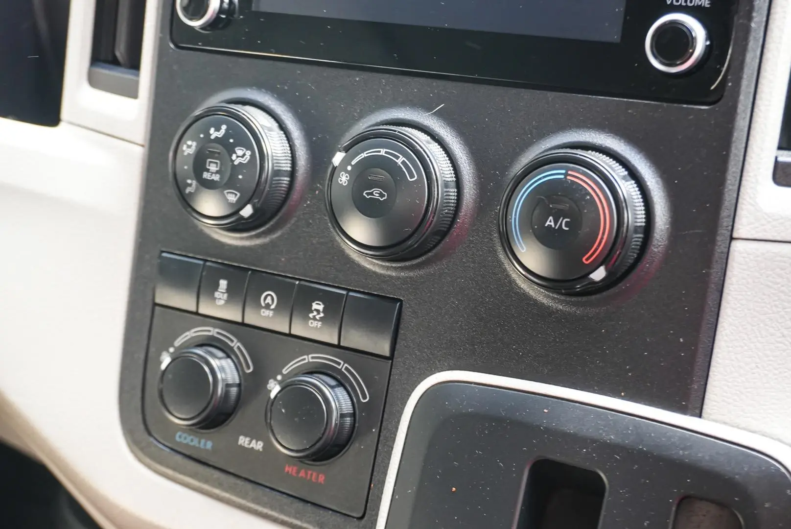 2019 Toyota Hiace Gallery Image 22