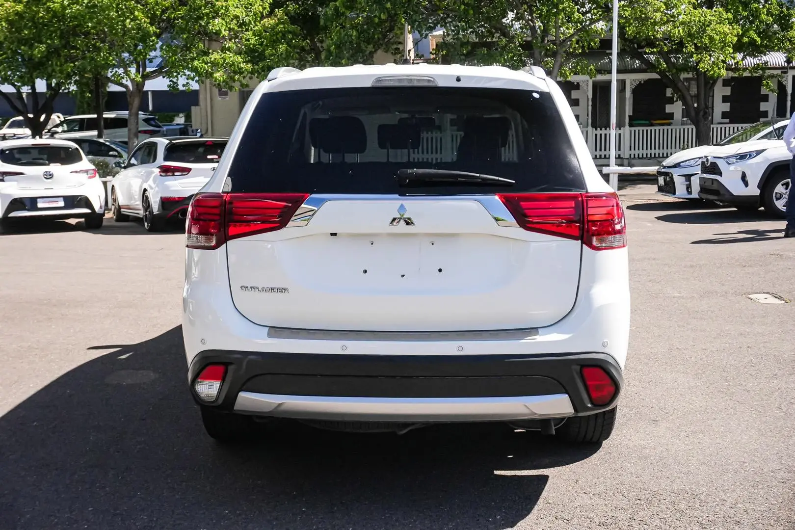 2016 Mitsubishi Outlander Gallery Image 6